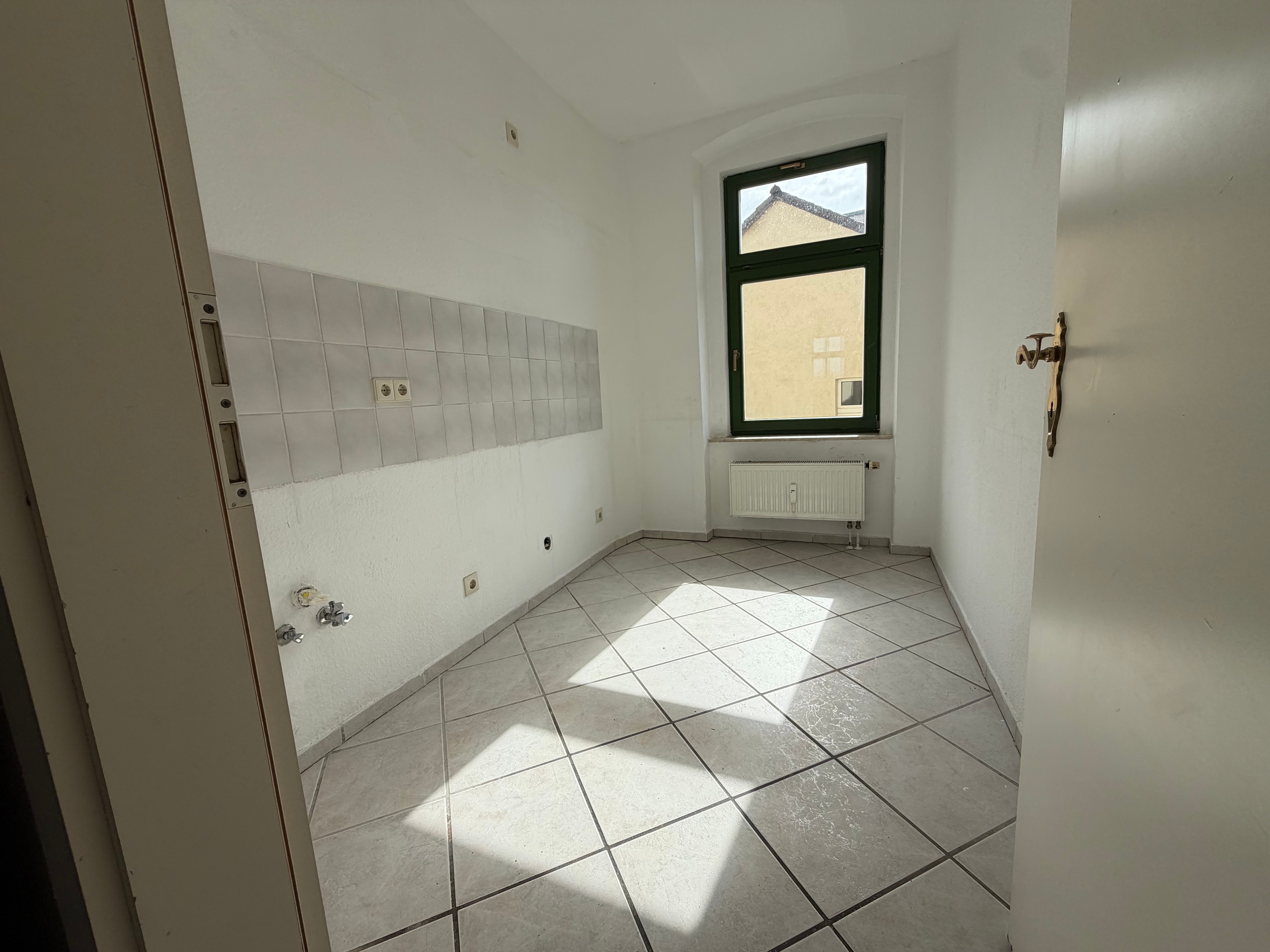 Küche einer Leerwohnung im 3. OG