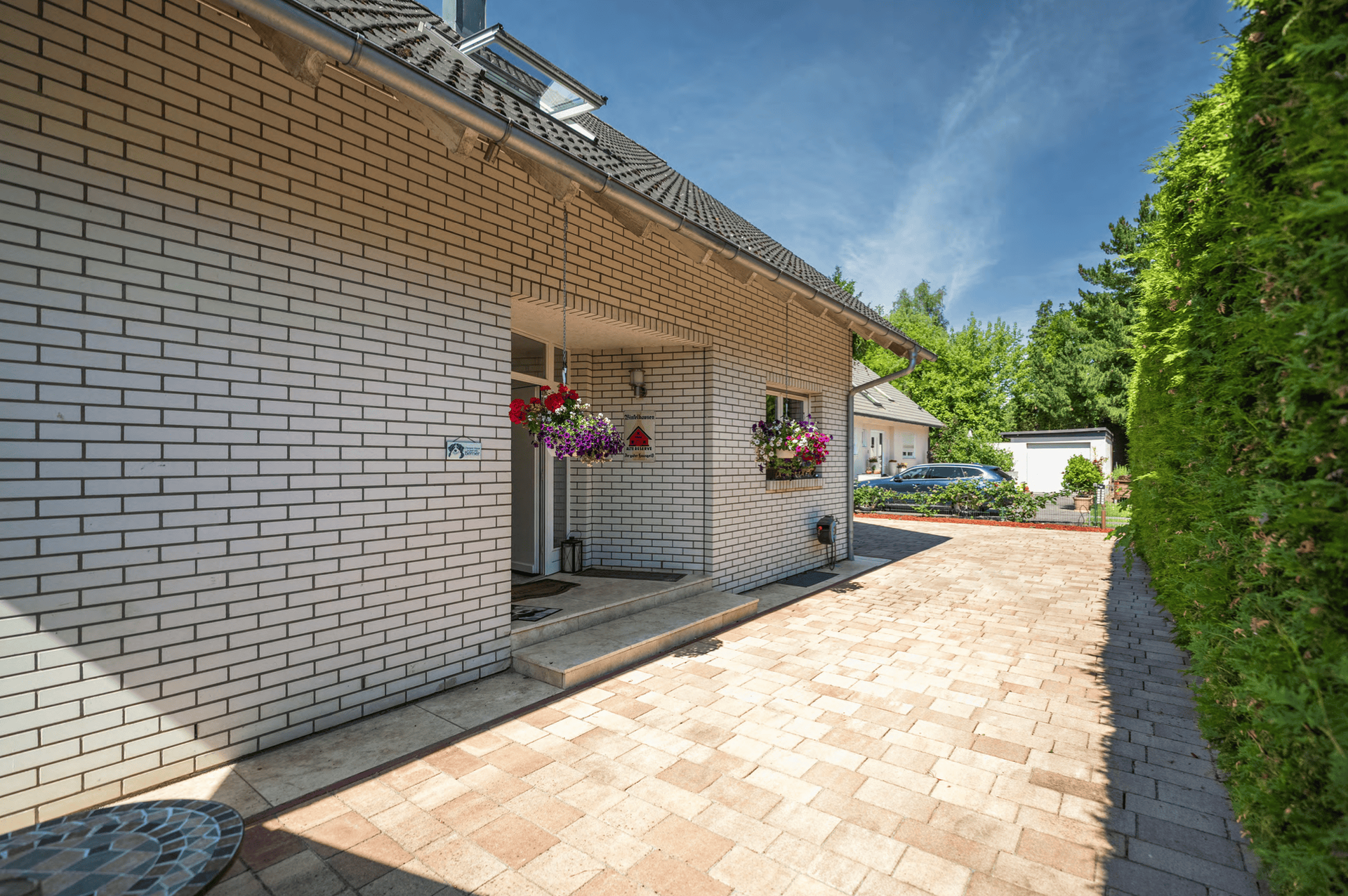 Hochwertiges Einfamilienhaus mit stilvollem Wohnkonzept auf 500m2 Grundstück in zentraler Lage! - Bild 6