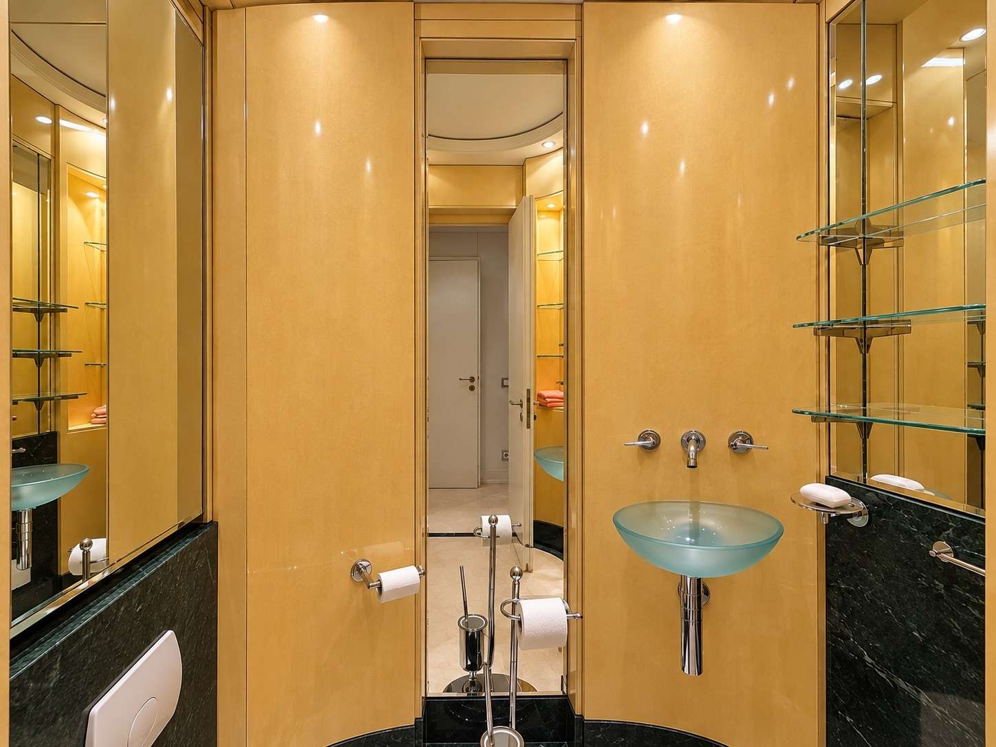 Haus im Haus! Einzigartiger Luxus mit Privatgarten: 6 Zi., Kamin uvm. in Bestlage - Bild 23