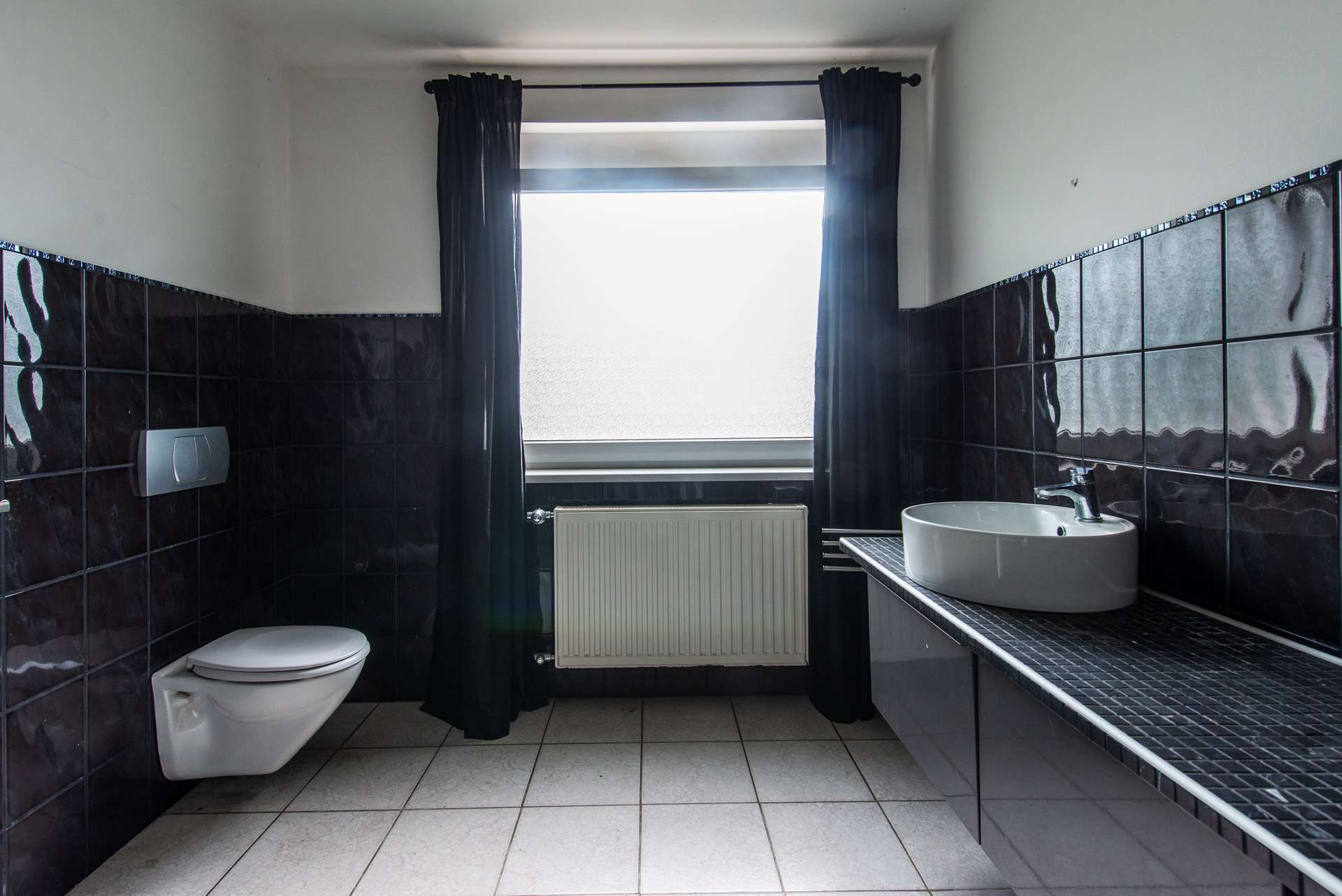Familienparadies! 6 Zi. + Sauna, Kamin & ca. 671 m² Grundstück mit Carport – Bild 14