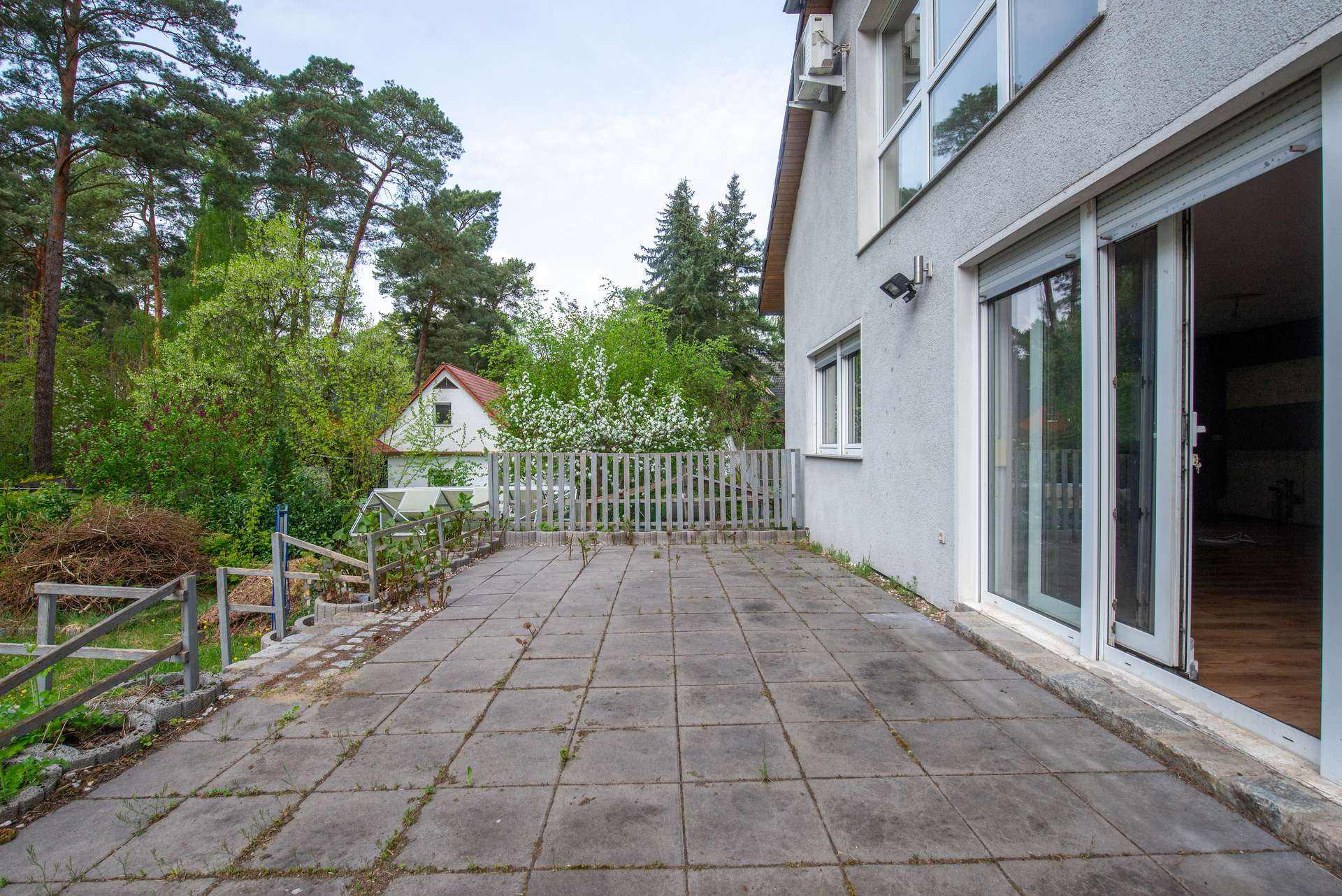 Familienparadies! 6 Zi. + Sauna, Kamin & ca. 671 m² Grundstück mit Carport – Bild 16