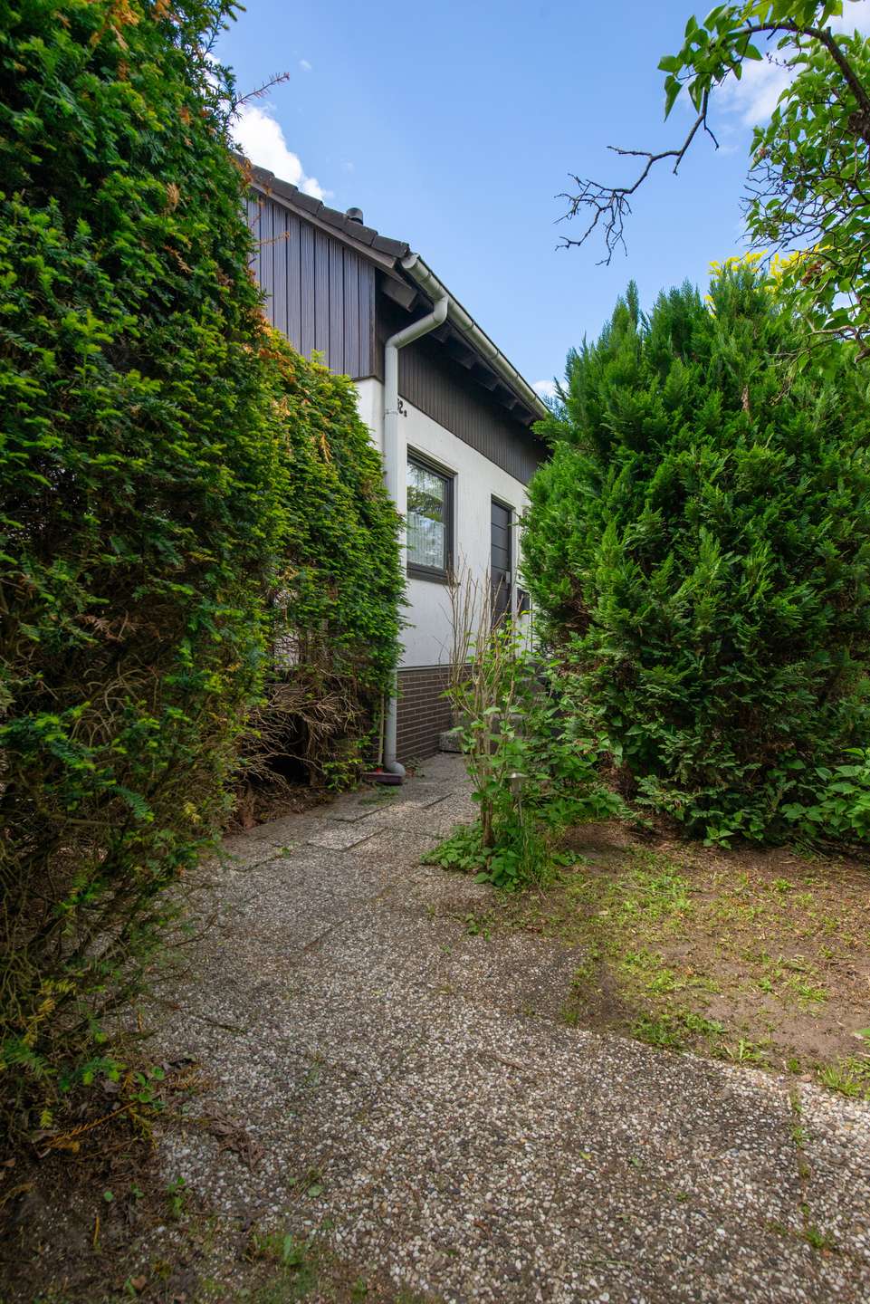 Familienfreundliche DHH mit Wohnkeller, Sauna und Terrasse in ruhiger Lage von Berlin-Buckow – Bild 3