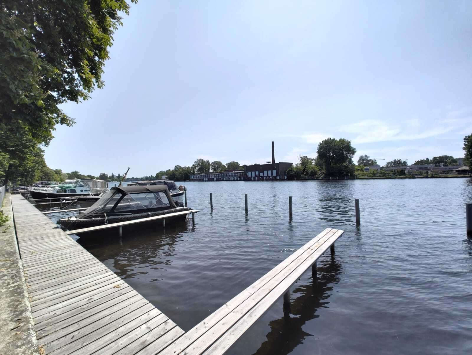 Mit Bootsanleger! Perfekte Eigentumswohnung mit Wasserblick