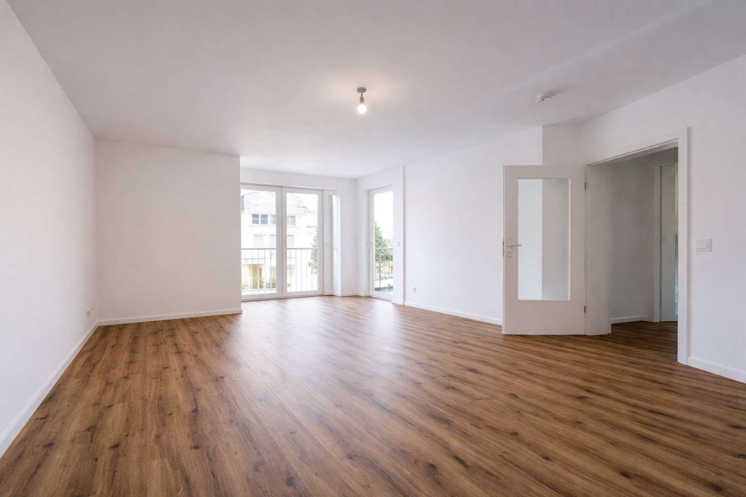 Modernisierte 1,5-Zimmer-Wohnung mit Balkon in gefragter Lage - nahe Adlershof & Flughafen BER