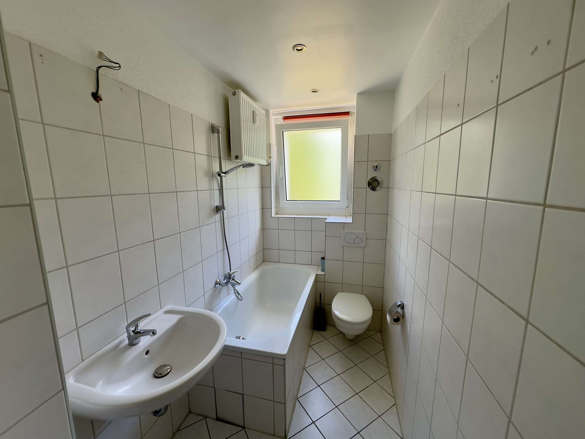 Bezugsfreie 2-Zimmer-Wohnung mit sonnigem Balkon und modernisiertem Gesamtbild in Berlin-Lankwitz - Bild 3