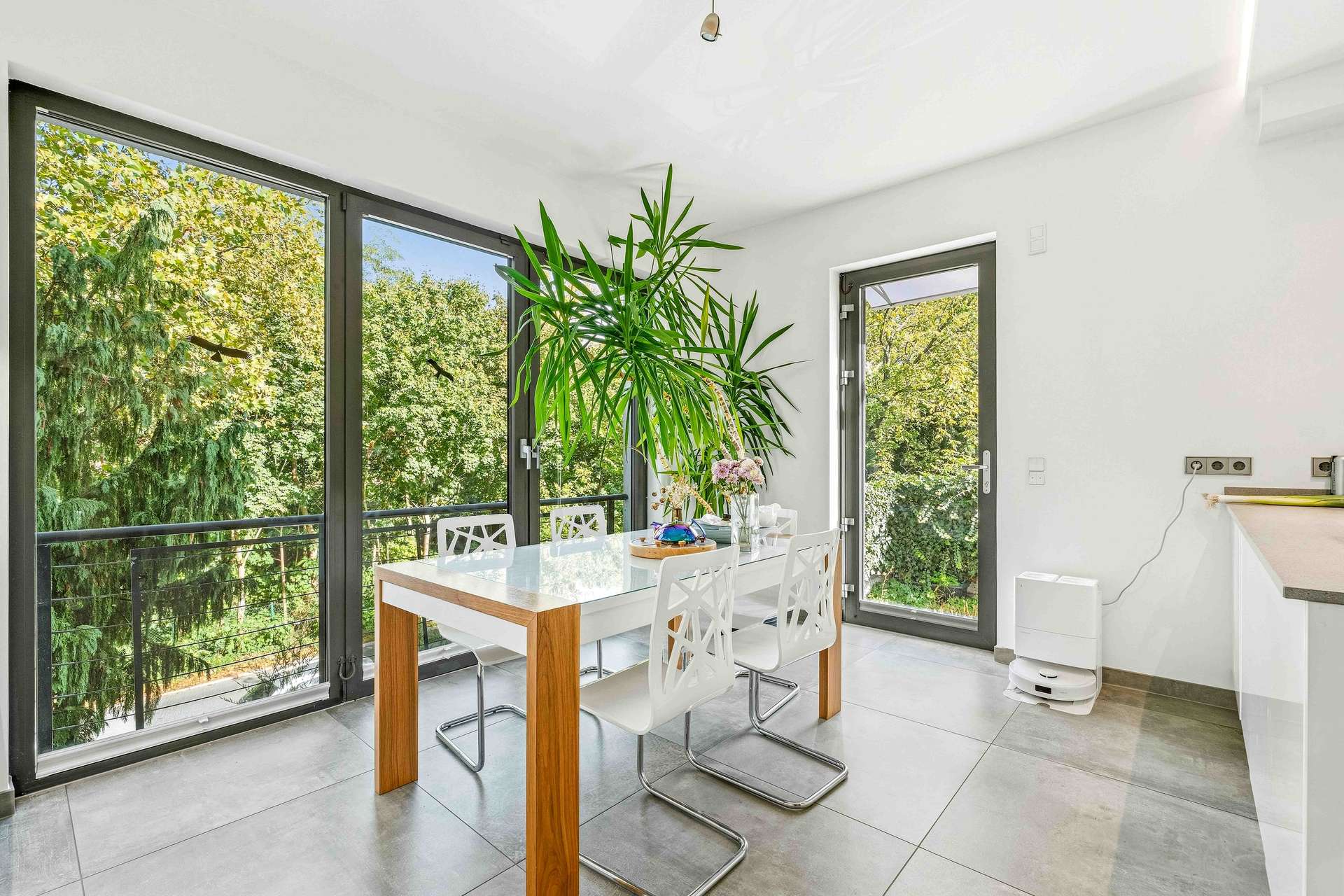 Villa in Topzustand und bester Lage! Luxuriös, modern, 9 Zimmer, Pool, Kamin, Sauna uvm. - Bild 9
