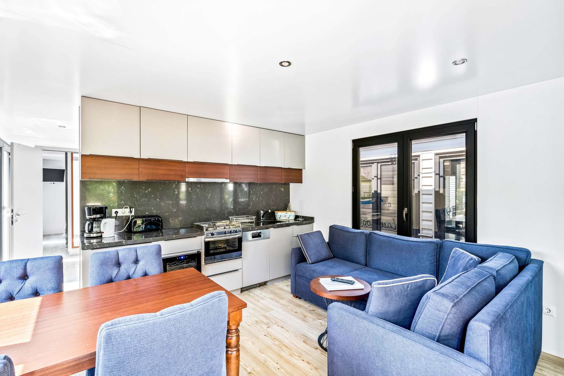 Wohnen auf dem Wasser in Potsdam City: hochwertig ausgestattetes Hausboot mit ca. 110 qm NFL – Bild 3