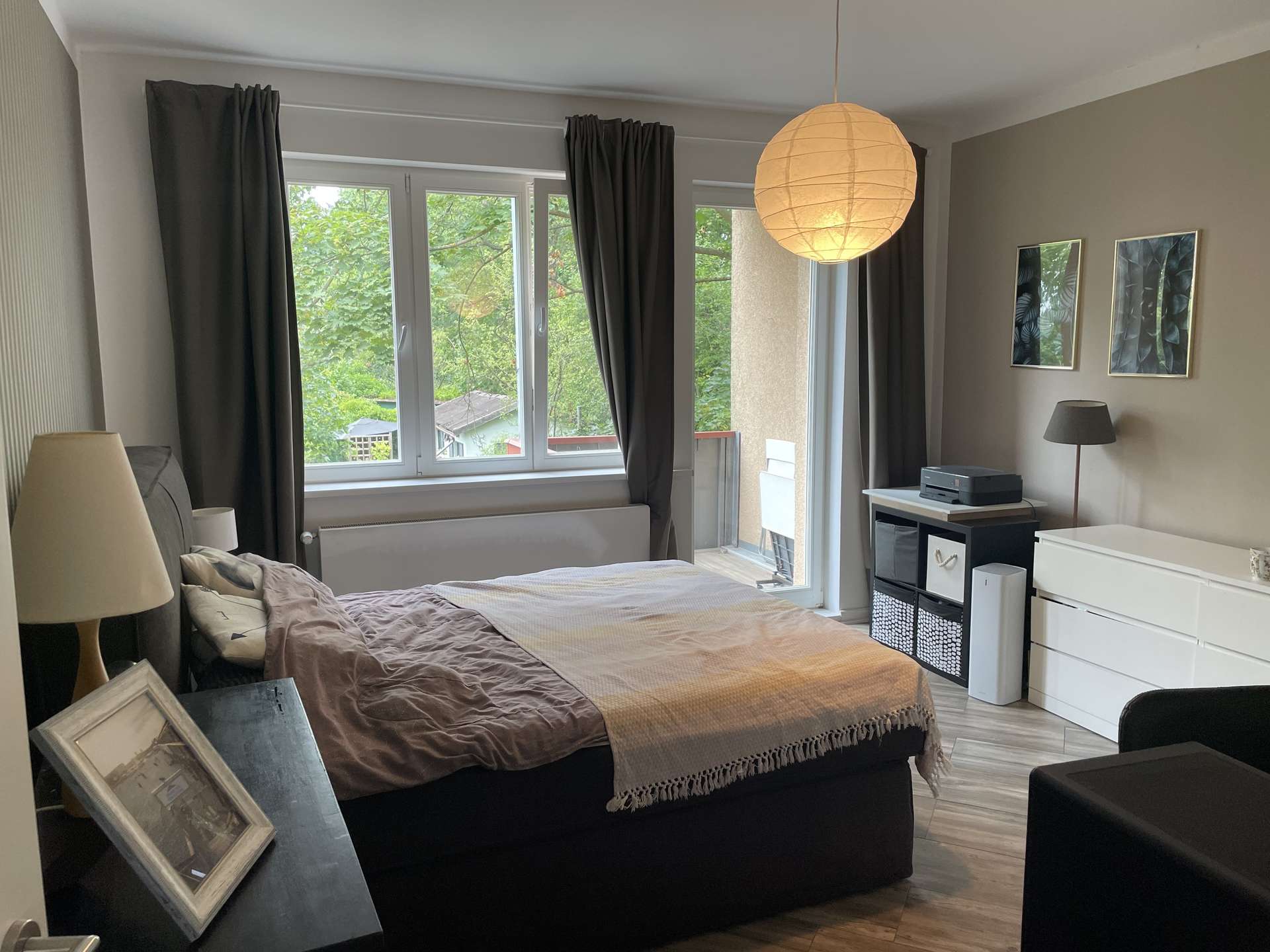Stilvoll kernsanierte Altbauwohnung mit Südwest-Balkon ins Grüne (bezugsfrei ab November) - Bild 2