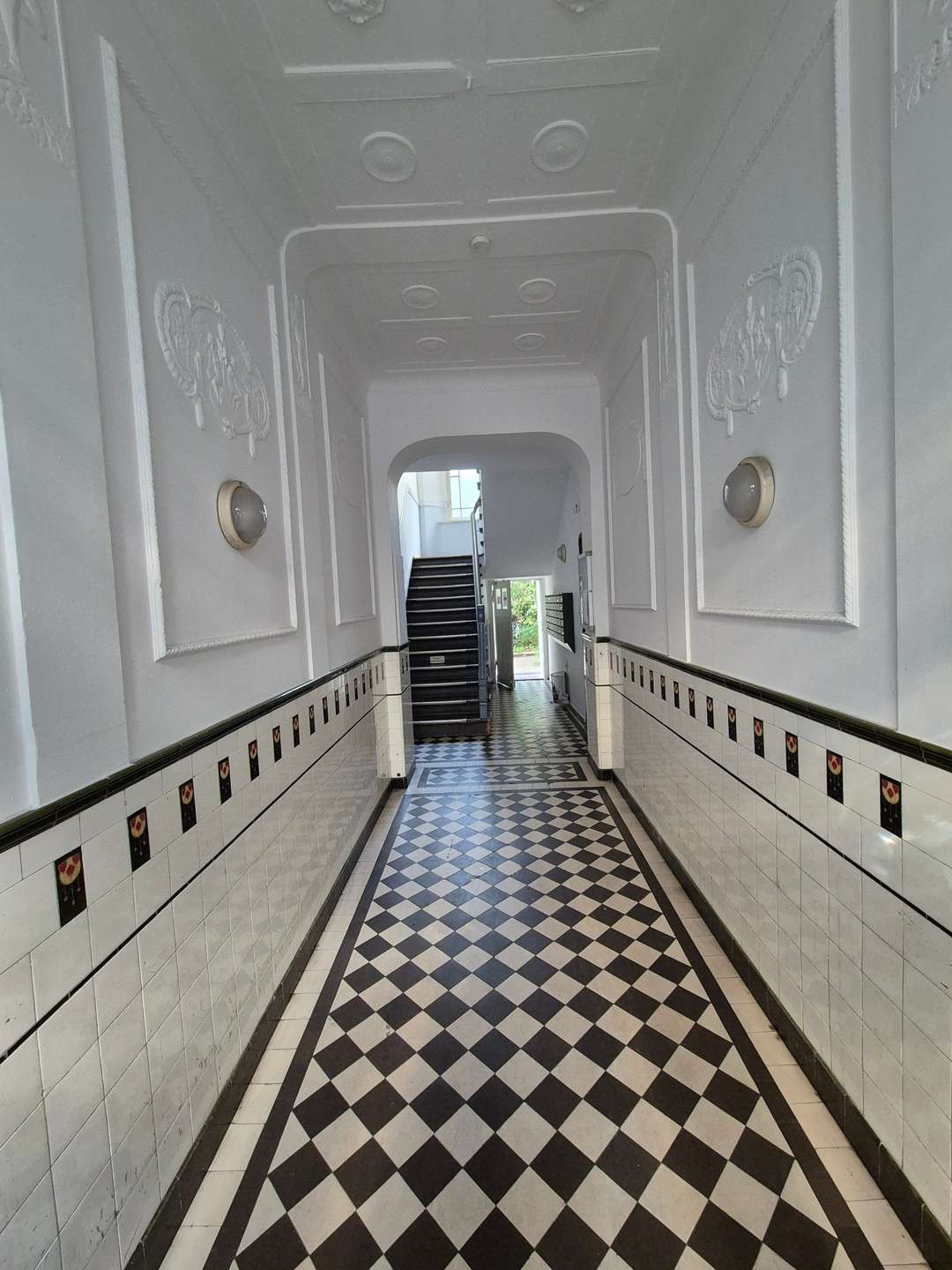 Altbauwohnung mit Balkon in zentralster Neuköllner Lage nähe Tempelhofer Feld - Bild 9
