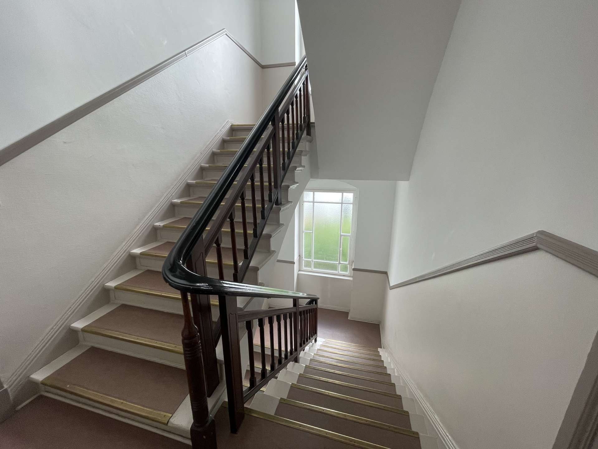 Attraktive Wohnlage - Wohnung mit Kamin, Balkon und Terrasse nahe Schloss Charlottenburg - Bild 2