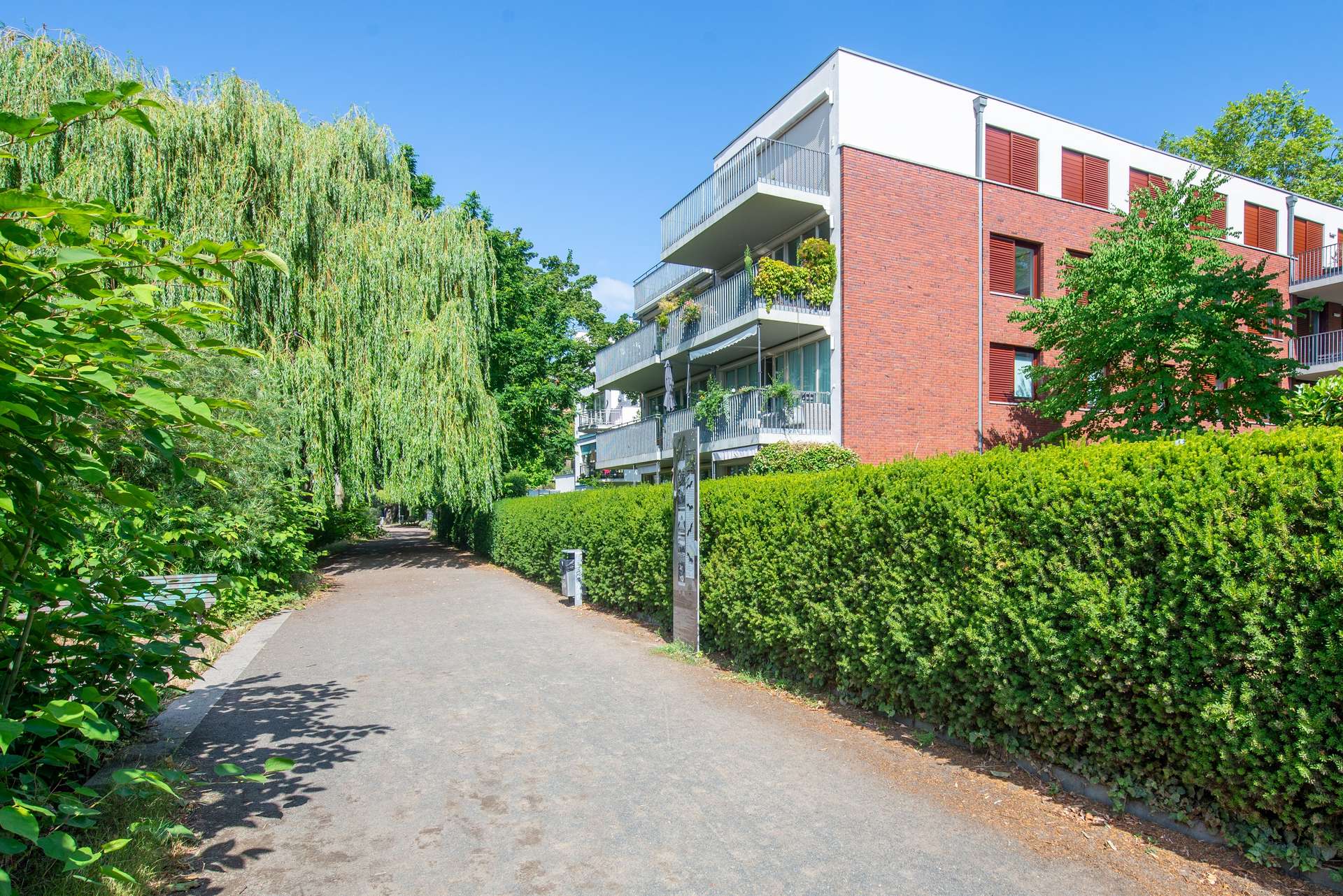 Exklusive 3-Zimmer-Wohnung mit Wasserblick, Balkon, Stellplatz und Aufzug in Alt-Stralau - Bild 16