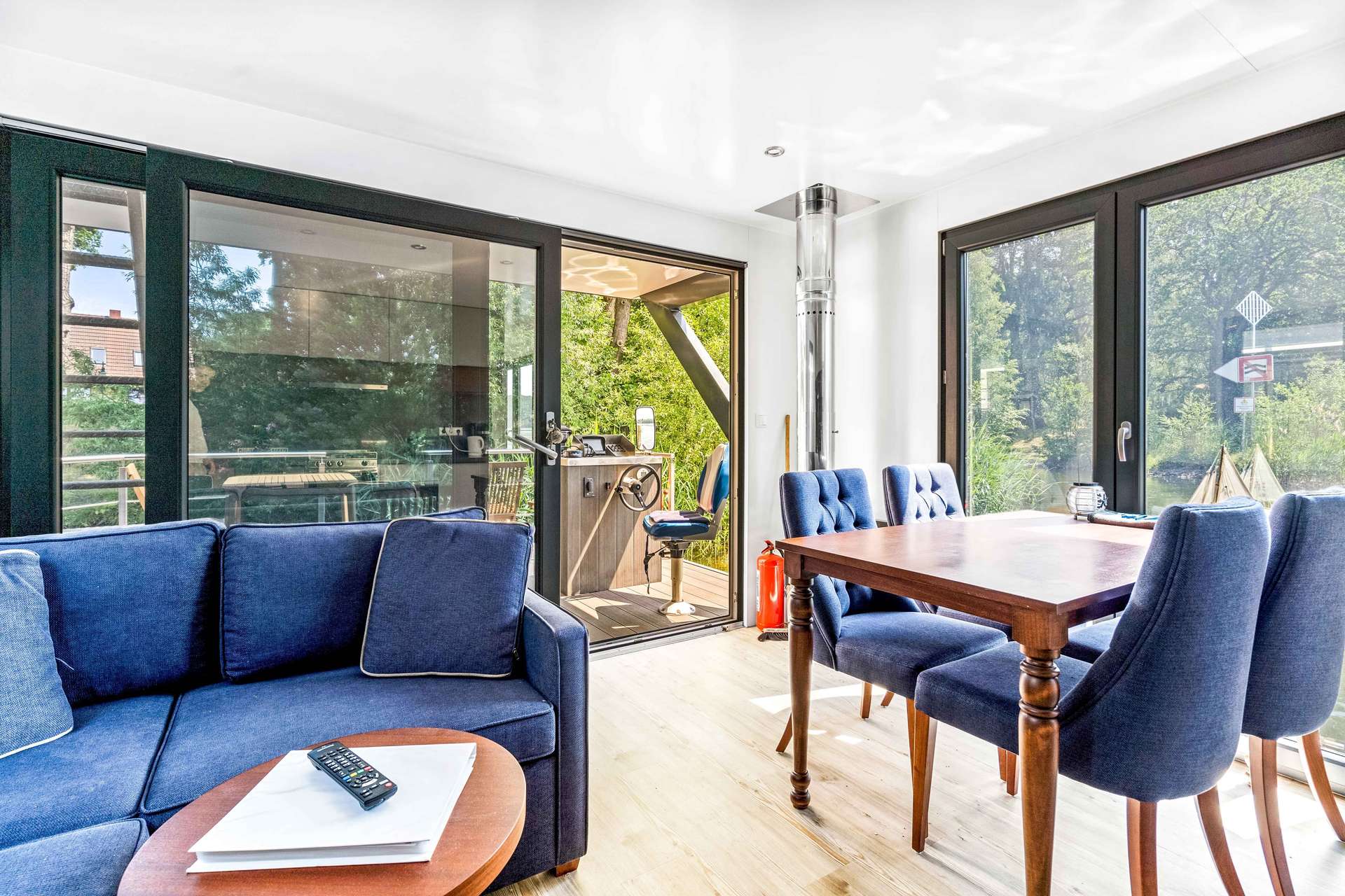 Wohnen auf dem Wasser in Potsdam City: hochwertig ausgestattetes Hausboot mit ca. 110 qm NFL – Bild 4