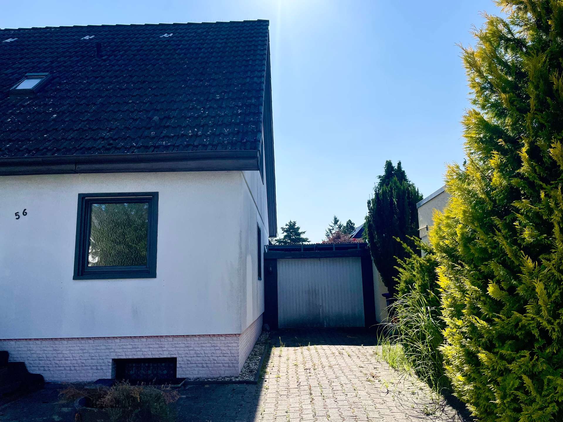 Bezugsfreies Familienhaus mit Garage, Garten, Sonnenterrasse und Keller in der Wilhelmstadt - Bild 3