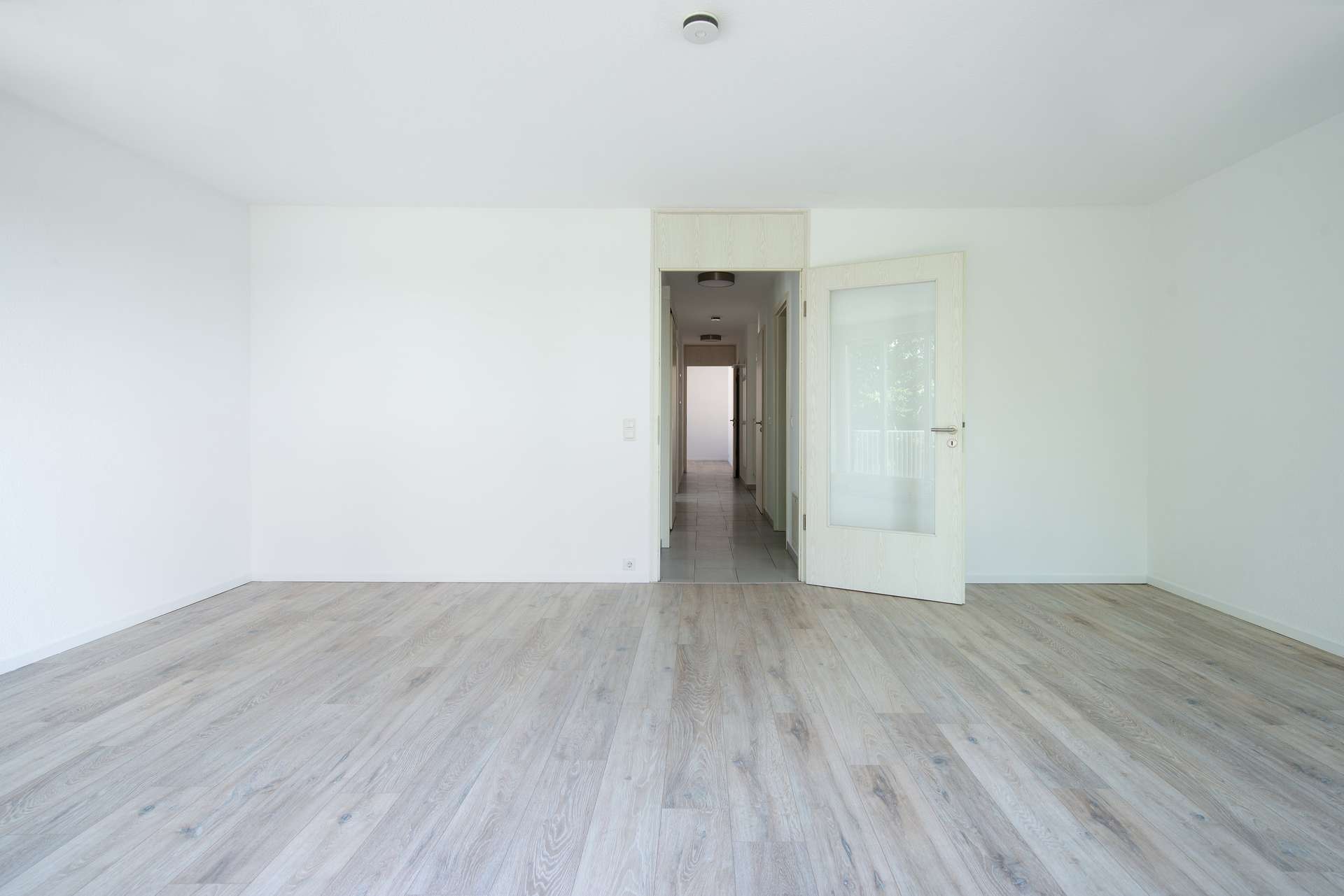 Exklusive 3-Zimmer-Wohnung mit Wasserblick, Balkon, Stellplatz und Aufzug in Alt-Stralau - Bild 7
