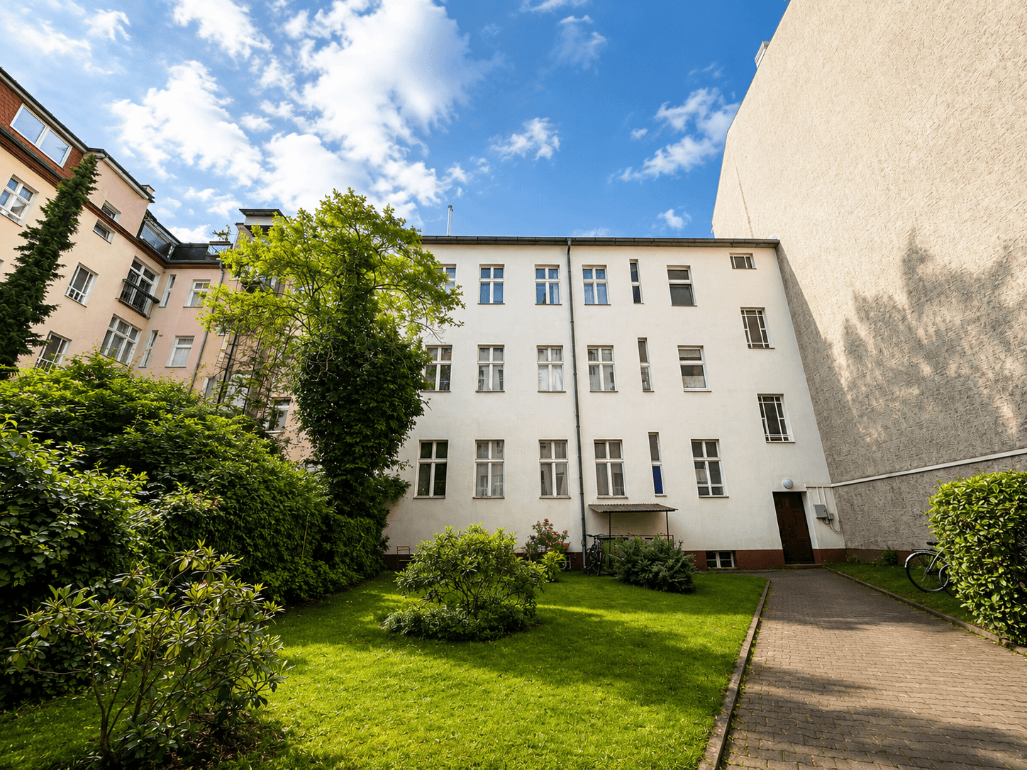 Renditeträchtiges Mehrfamilienhaus mit erheblichem Entwicklungspotenzial in begehrter ruhiger Lage. - Bild 8