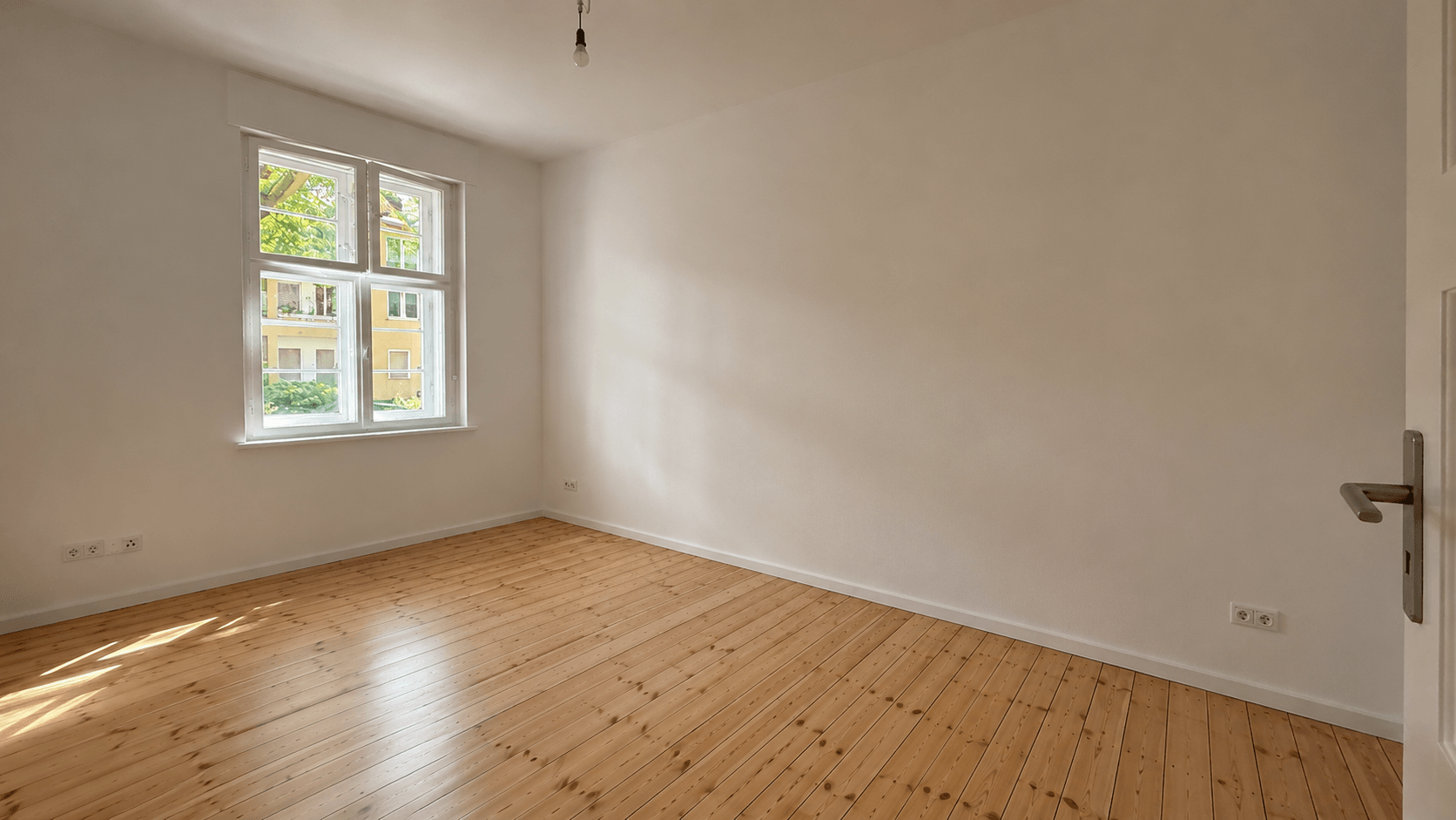 Saniertes Altbaujuwel mit schönem Innenhofbalkon und Dachbodennutzung Nahe Rathaus Steglitz - Bild 6