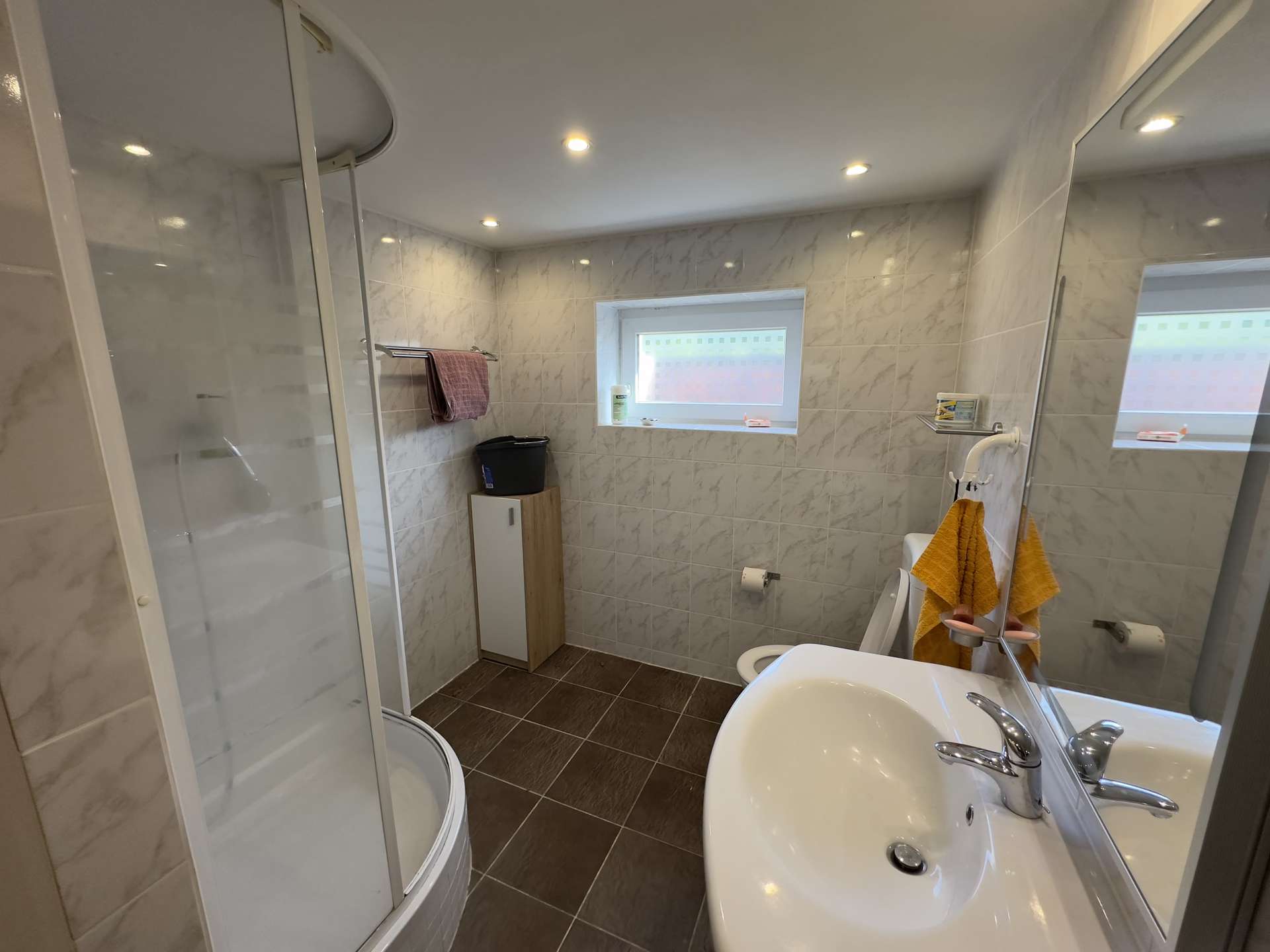 Teilsaniertes Einfamilienhaus in Zossen mit Solaranlage, Pool und Garage – Bild 4