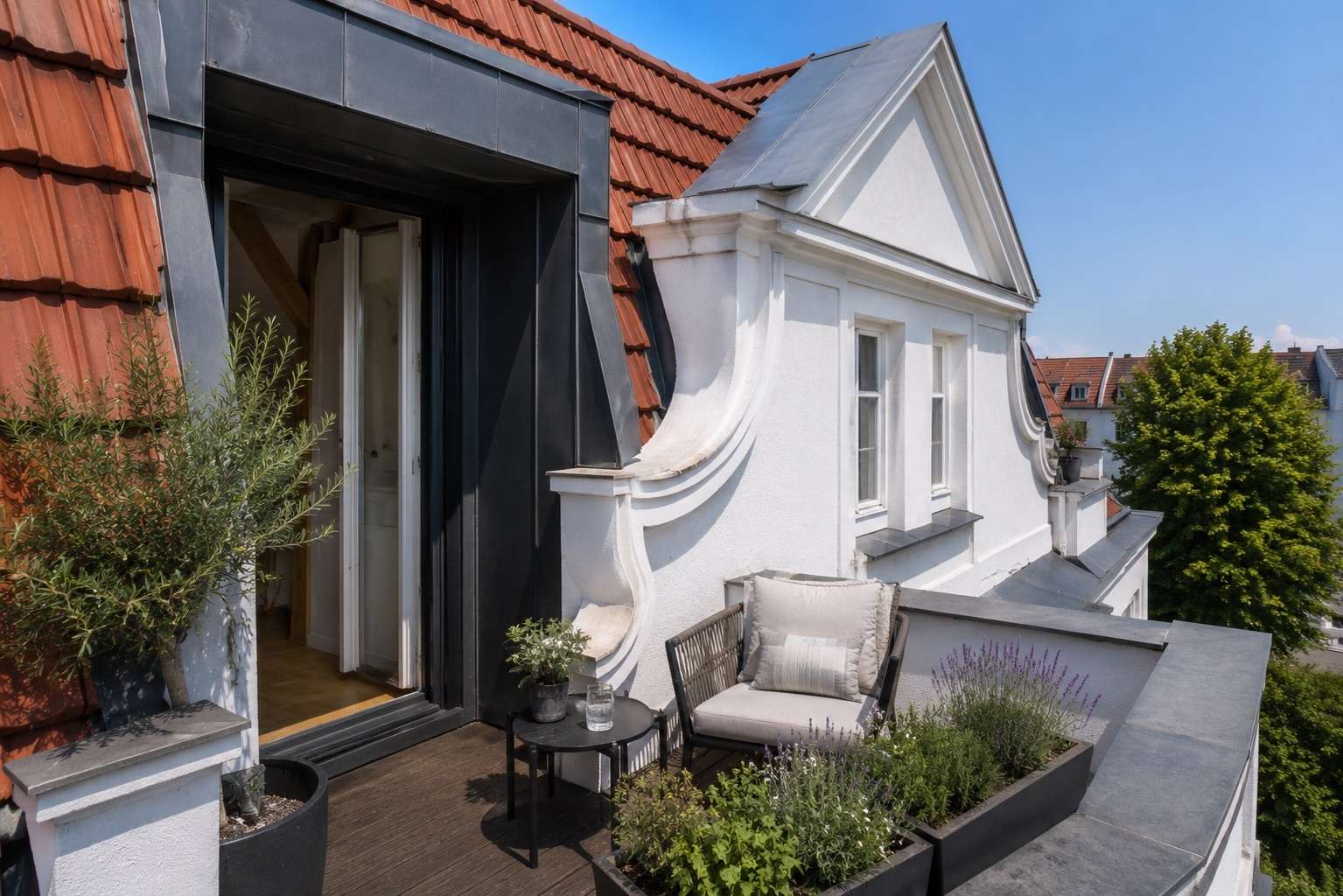 Exklusive Dachresidenz im Winsviertel – stilvolles Wohnen mit zwei privaten Terrassen und Weitblick! - Bild 4