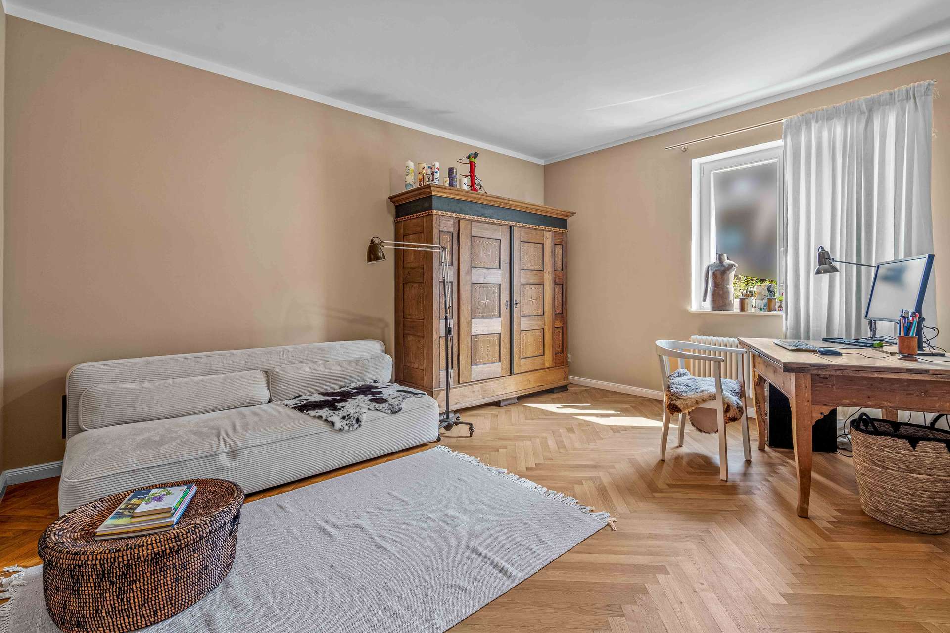 Architektenjuwel in Wassernähe: Einzigartiges Wohnen auf ca. 1.800 m2 Traumgrundstück – Bild 6