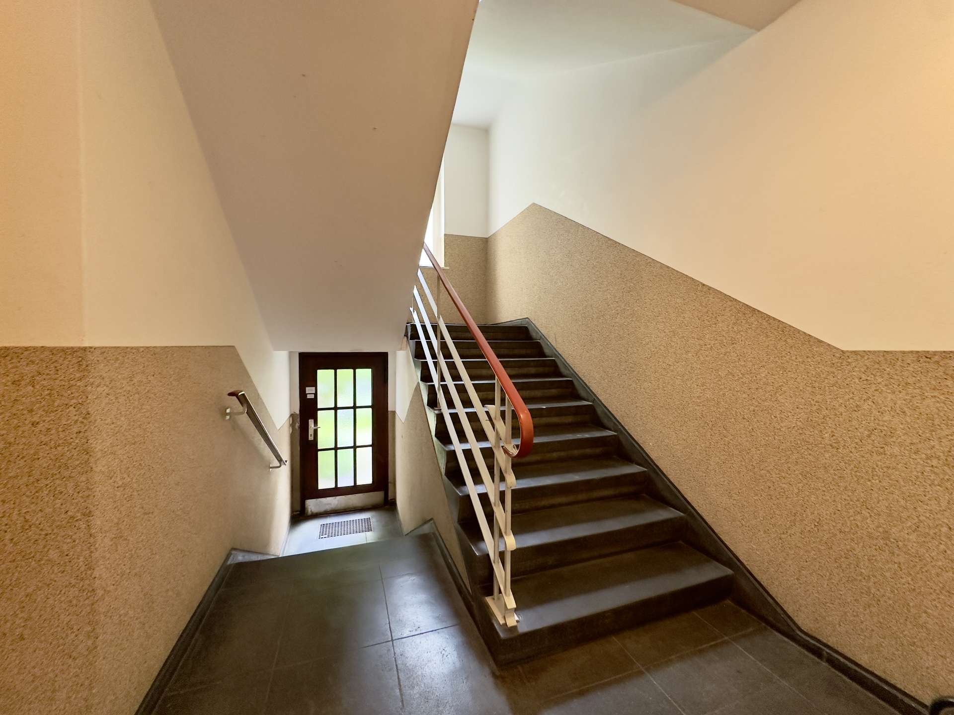 Bezugsfrei! Helle 4 Zimmerwohnung in bester Lage – Bild 9