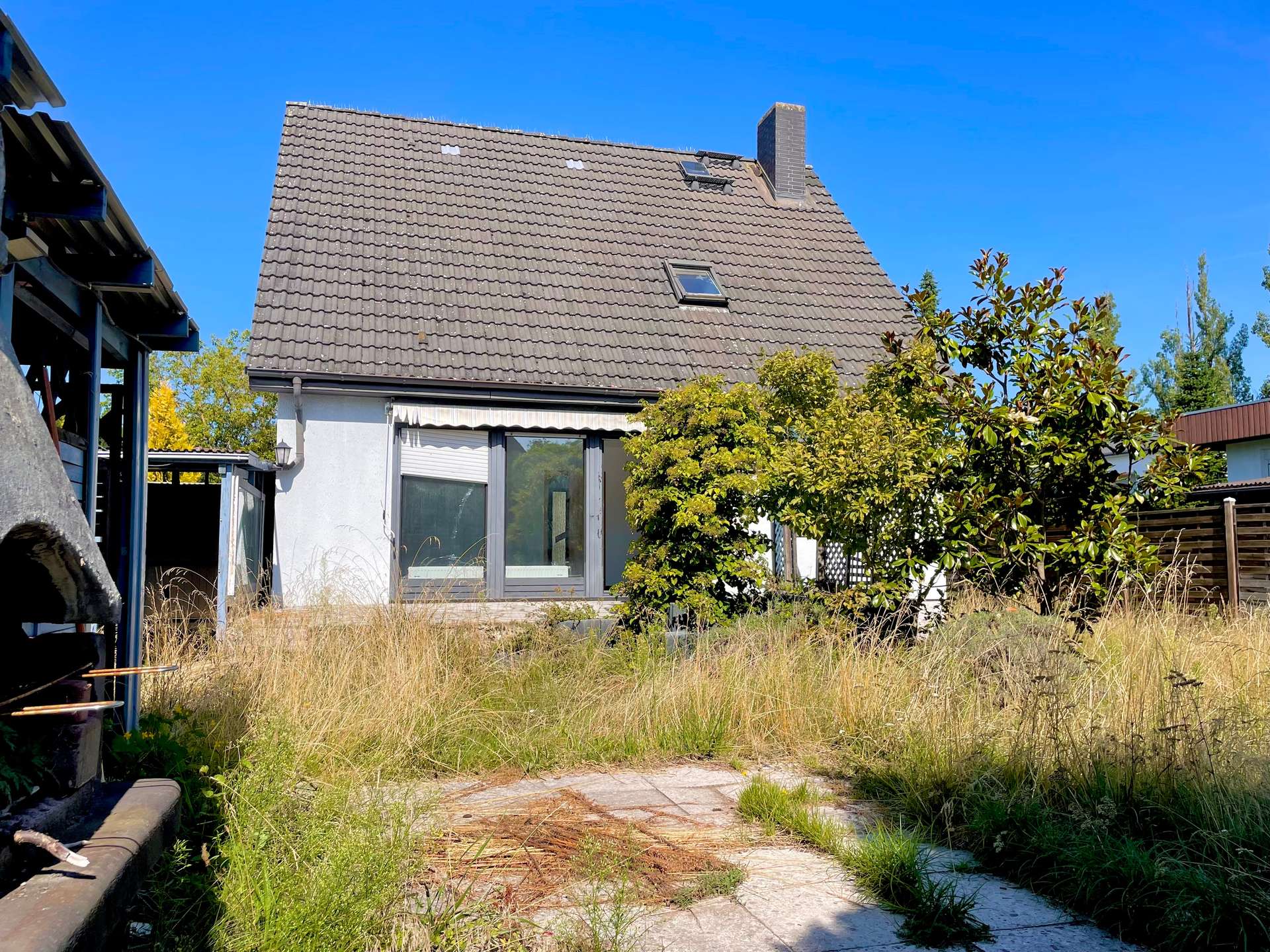 Bezugsfreies Familienhaus mit Garage, Garten, Sonnenterrasse und Keller in der Wilhelmstadt - Bild 12