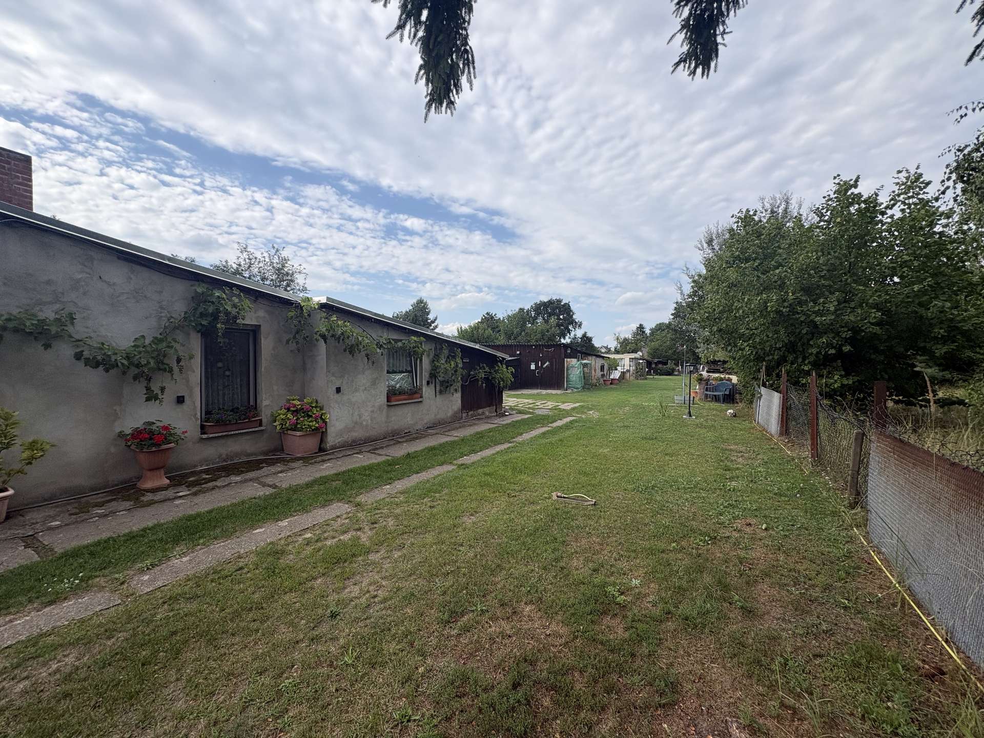 Großzügiges Grundstück mit viel Potenzial in ruhiger, familienfreundlicher Lage - Bild 5