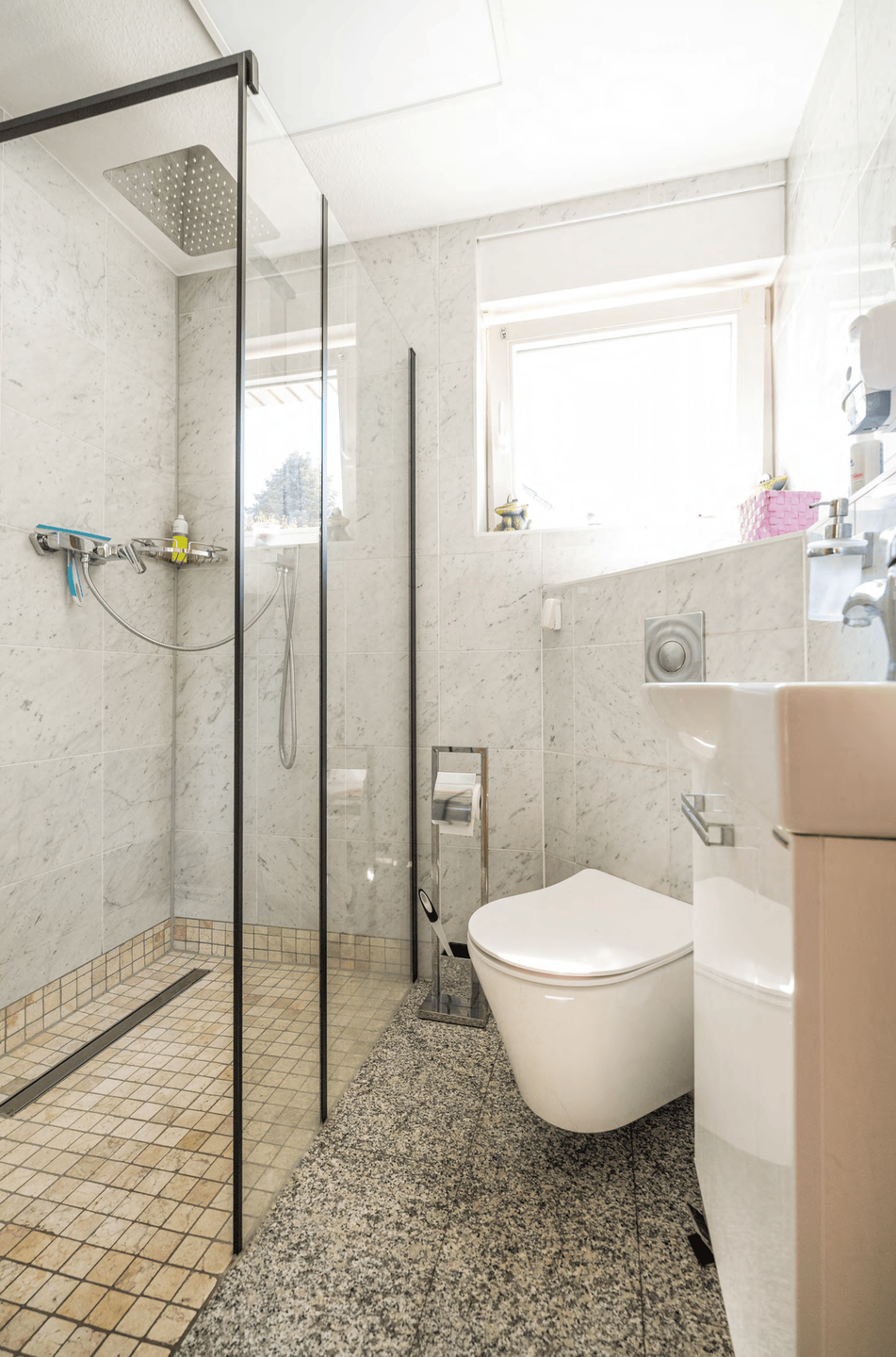 Hochwertiges Einfamilienhaus mit stilvollem Wohnkonzept auf 500m2 Grundstück in zentraler Lage! - Bild 14