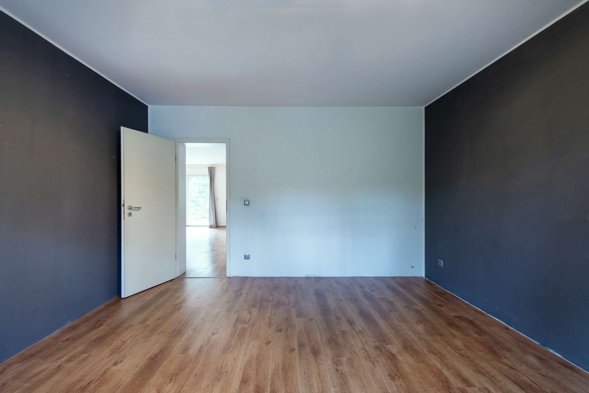 Familienparadies! 6 Zi. + Sauna, Kamin & ca. 671 m² Grundstück mit Carport – Bild 6