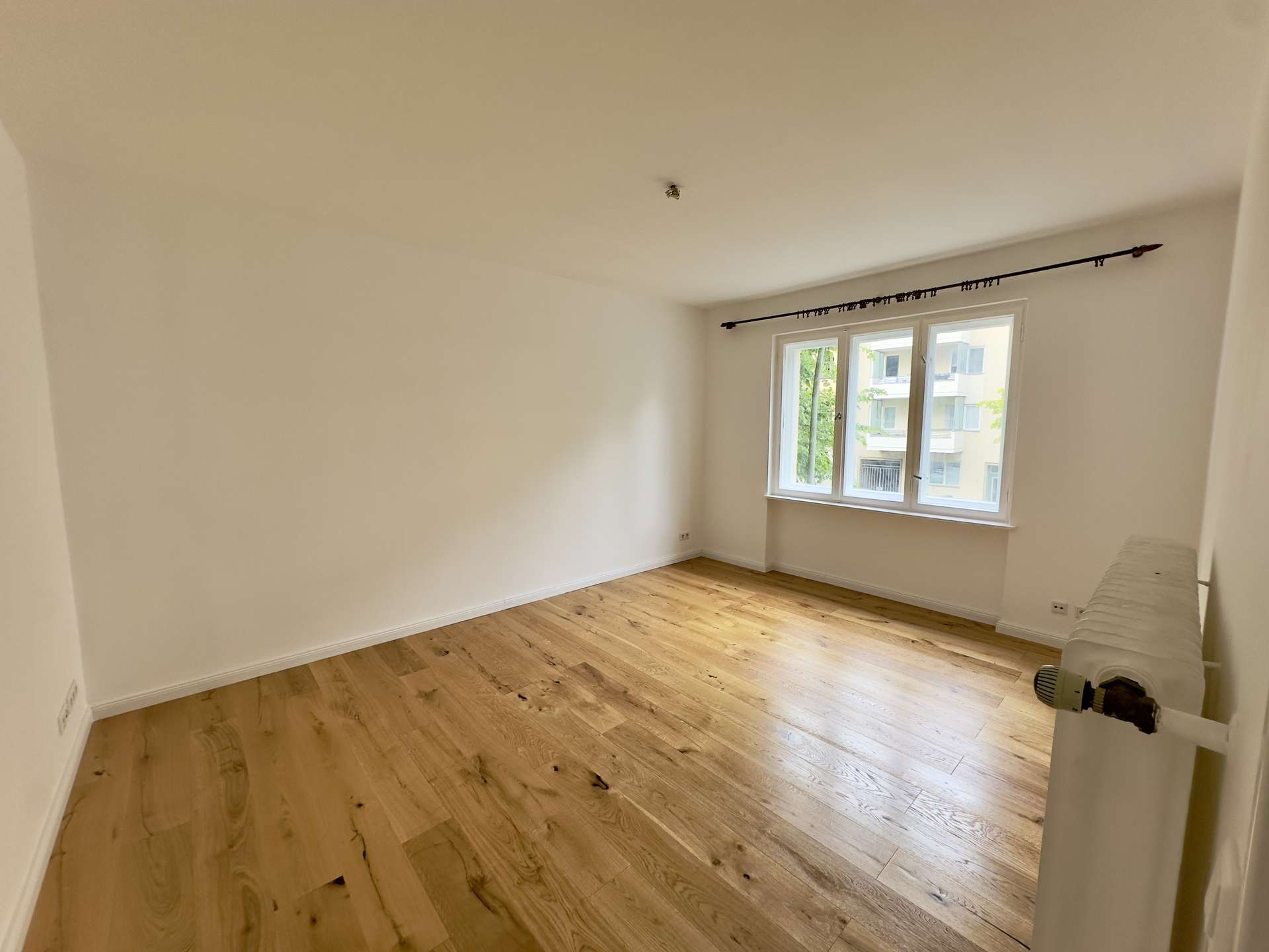 Bezugsfrei! Helle 4 Zimmerwohnung in bester Lage – Bild 5