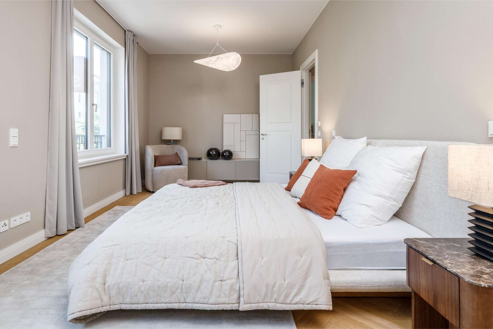Exklusive 4-Zimmer-Wohnung mit hochwertiger Möblierung - Bild 5