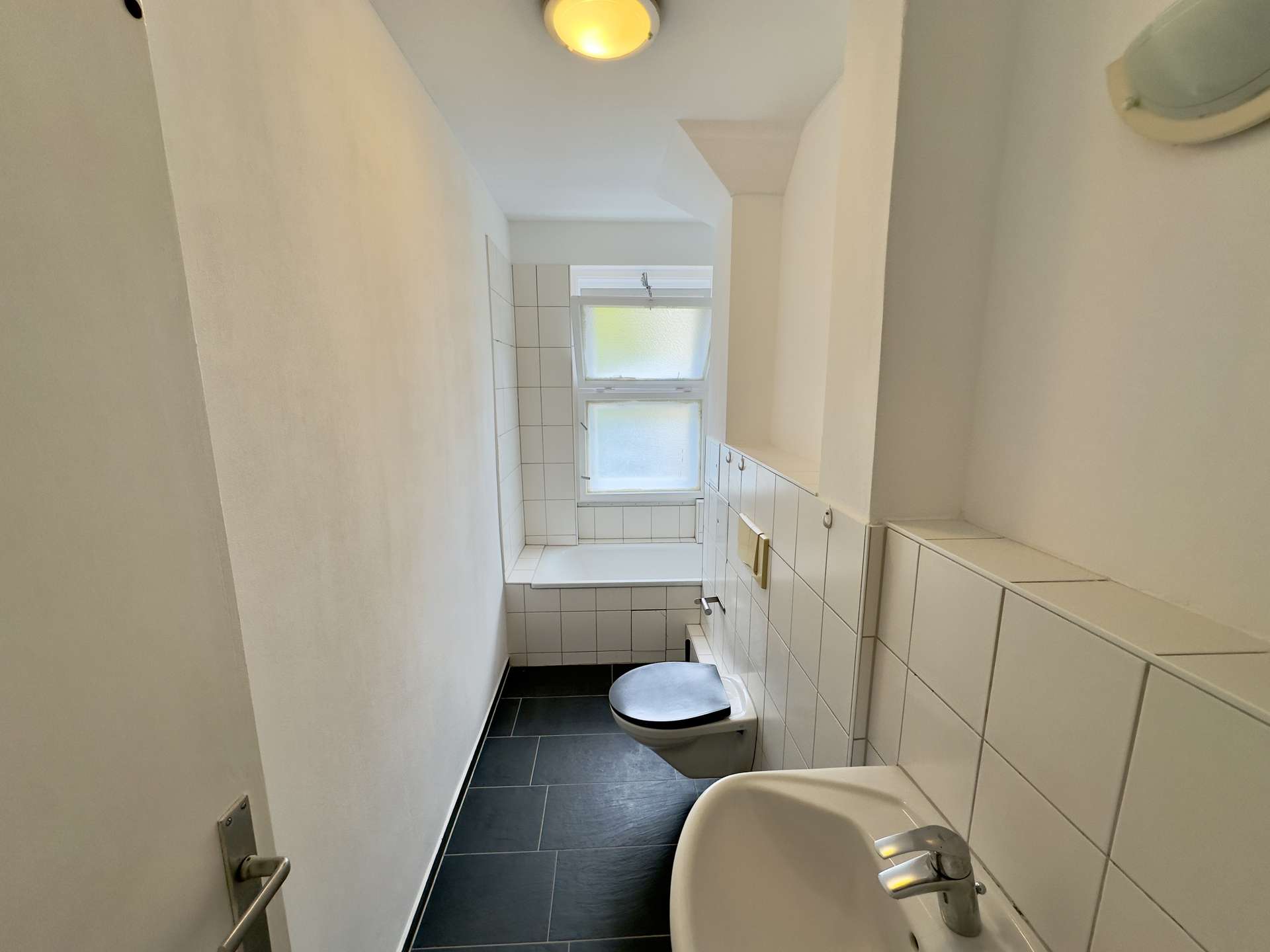 Bezugsfrei! Helle 4 Zimmerwohnung in bester Lage – Bild 7