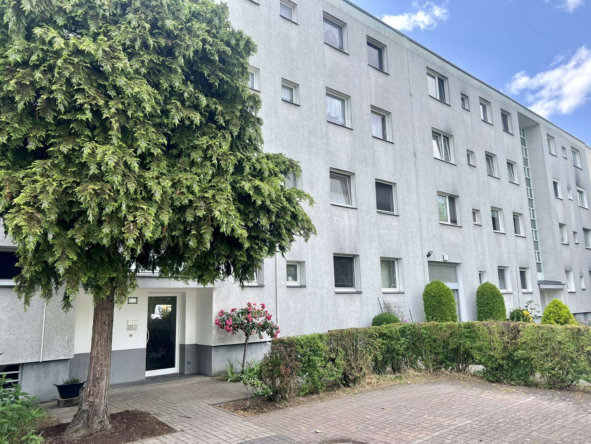Bezugsfreie Familienwohnung in Mariendorf - renovierungsbedürftig