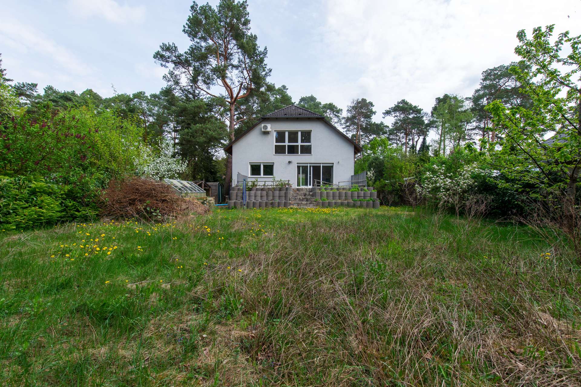 Familienparadies! 6 Zi. + Sauna, Kamin & ca. 671 m² Grundstück mit Carport – Bild 17