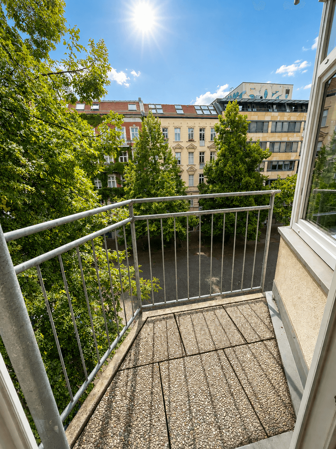 Sofort bezugsbereit! Lichtdurchflutete 2-Zimmer-Wohnung mit Balkon in begehrter Wohnlage! - Bild 6