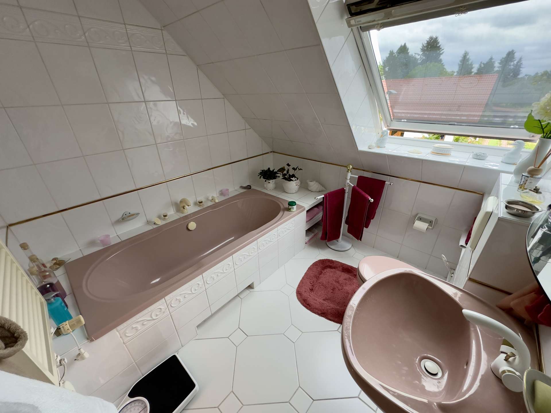 Charmante Doppelhaushälfte mit modernem Energiesystem und Wohlfühlfaktor - Bild 8