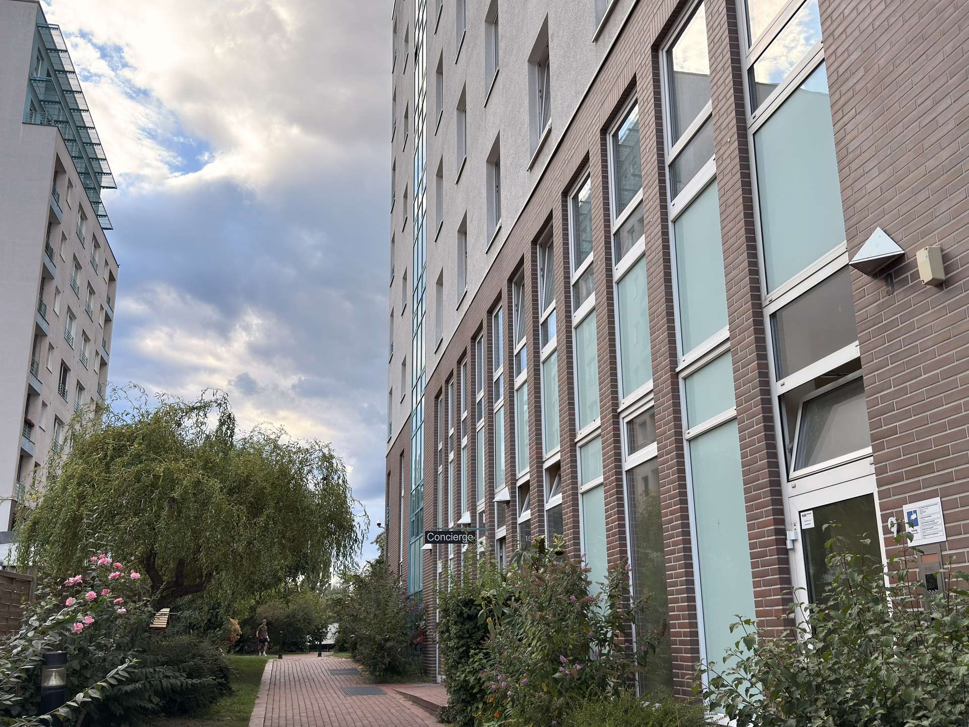 Exklusives Apartment mit Spreeblick, Concierge-Service und Tiefgaragenstellplatz - Bild 3