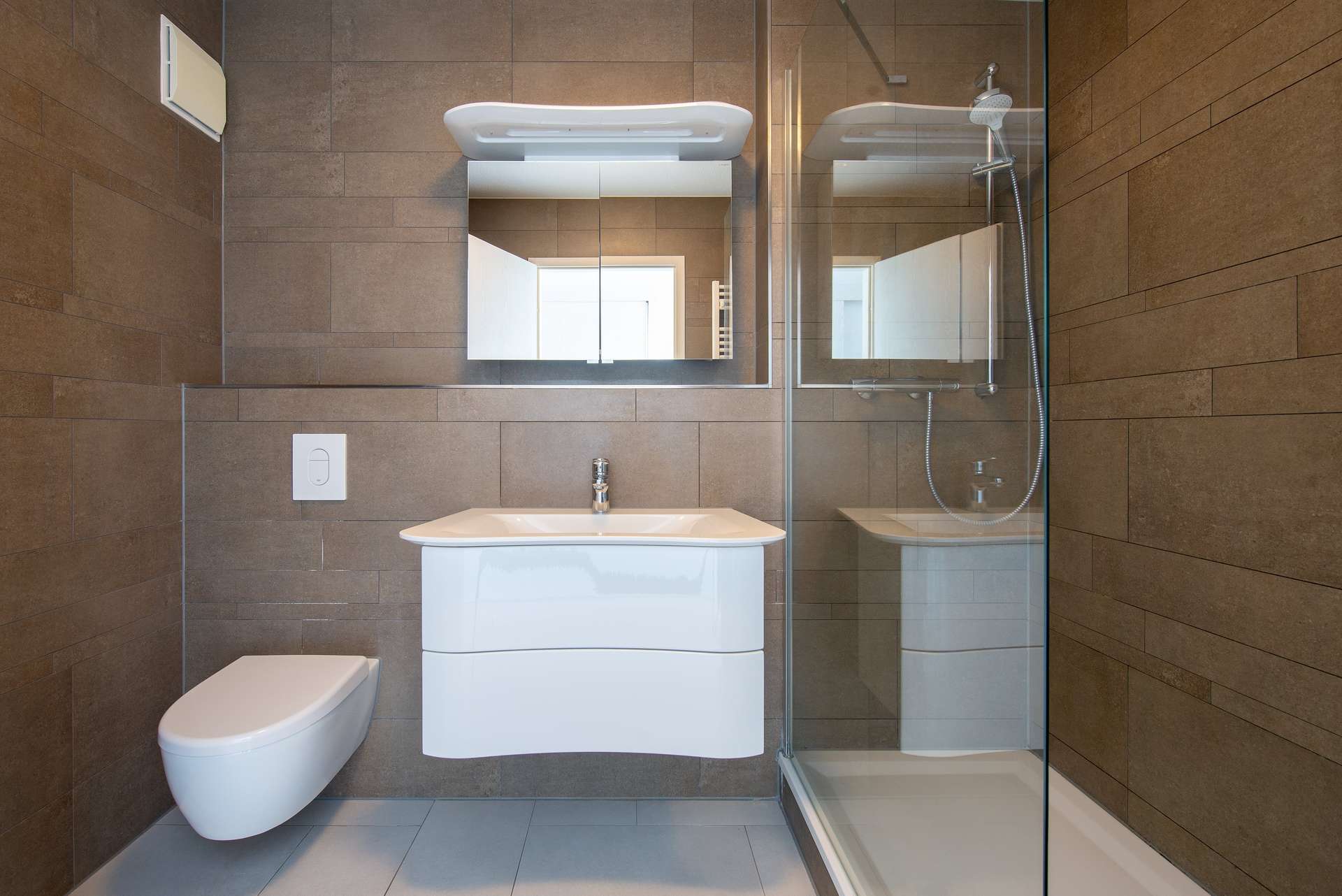 Exklusive 3-Zimmer-Wohnung mit Wasserblick, Balkon, Stellplatz und Aufzug in Alt-Stralau - Bild 13
