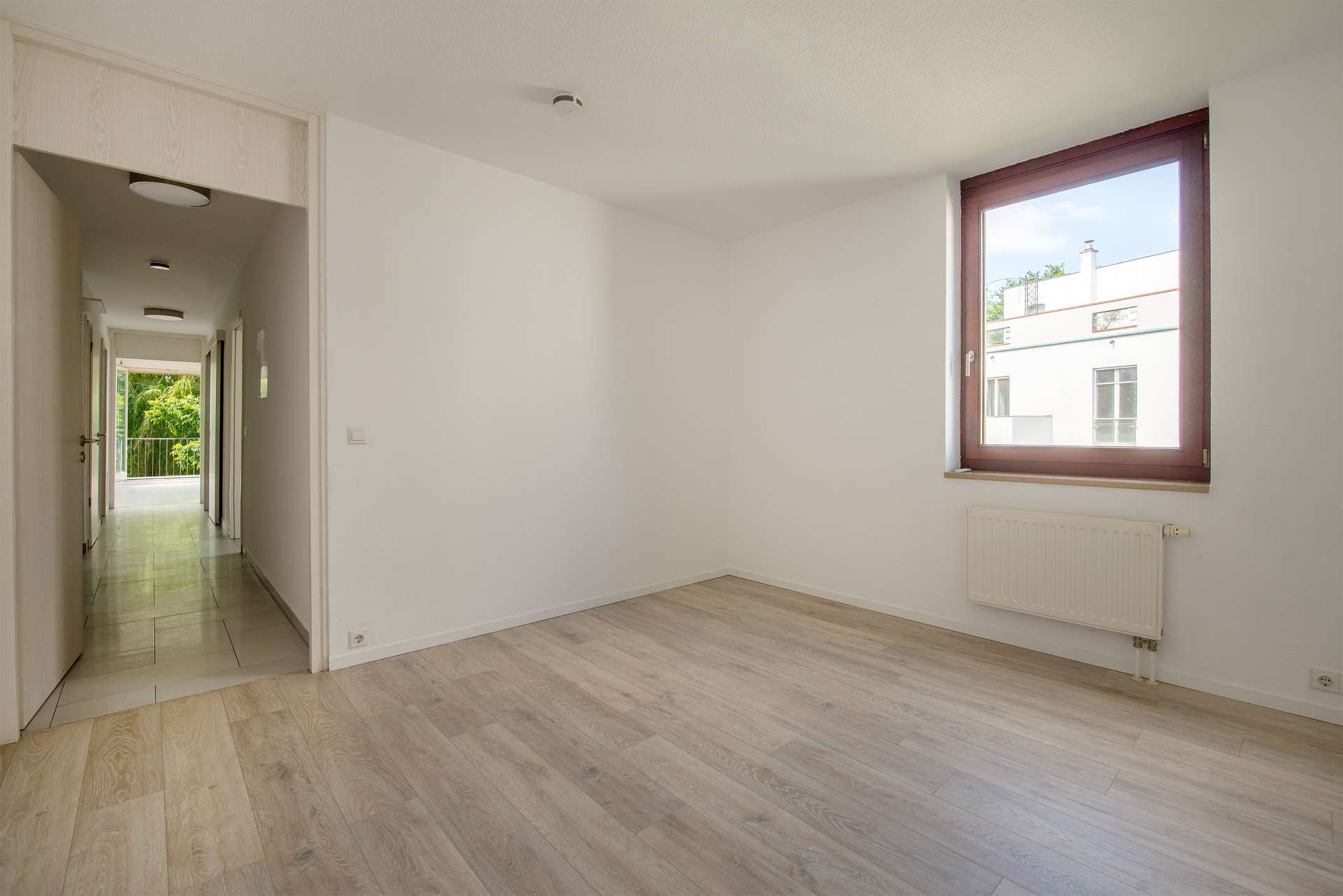 Exklusive 3-Zimmer-Wohnung mit Wasserblick, Balkon, Stellplatz und Aufzug in Alt-Stralau - Bild 12