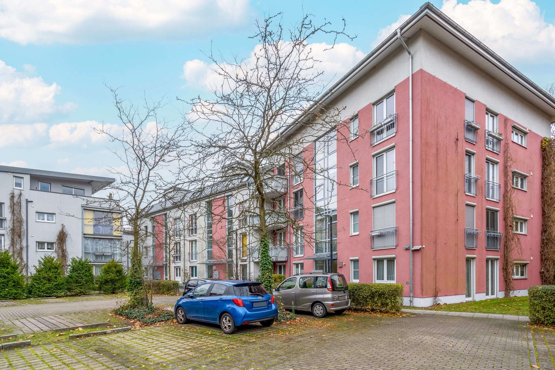 Komfortable 4-Zi.-Wohnung nahe Britzer Garten - bezugsfrei mit 2 Balkonen – viel Grün & Ruhe pur