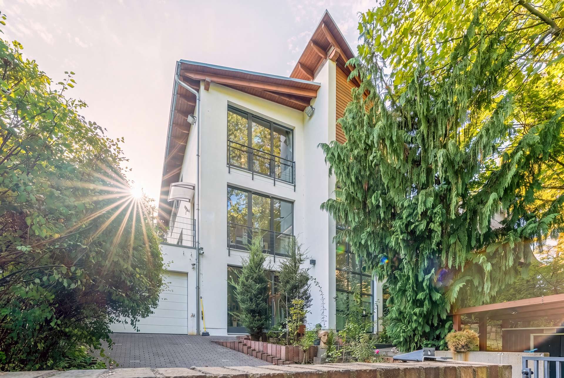 Villa in Topzustand und bester Lage! Luxuriös, modern, 9 Zimmer, Pool, Kamin, Sauna uvm.