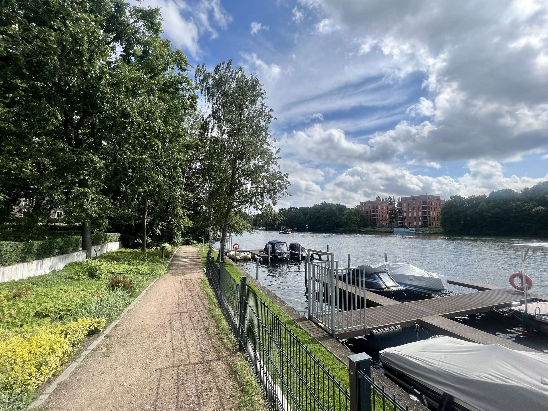 Loftartige Wohnung mit Garten und TG zur Eigennutzung oder Kapitalanlage direkt an der Spree! - Bild 8