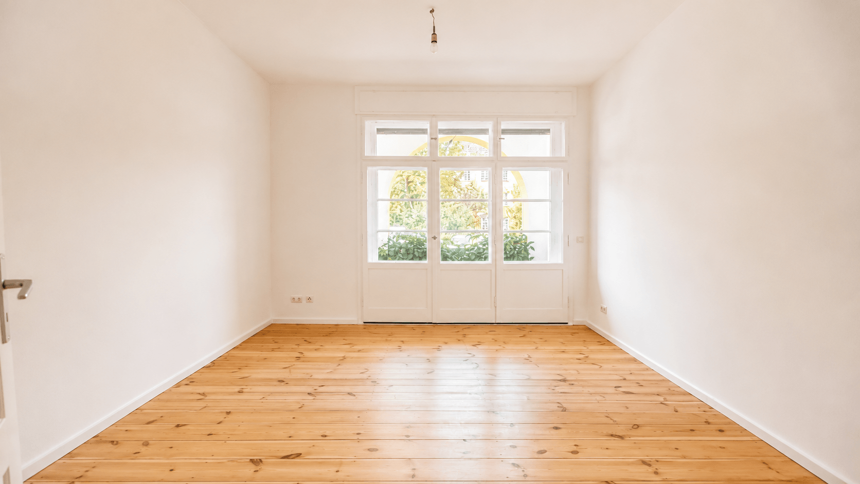 Saniertes Altbaujuwel mit schönem Innenhofbalkon und Dachbodennutzung Nahe Rathaus Steglitz - Bild 2