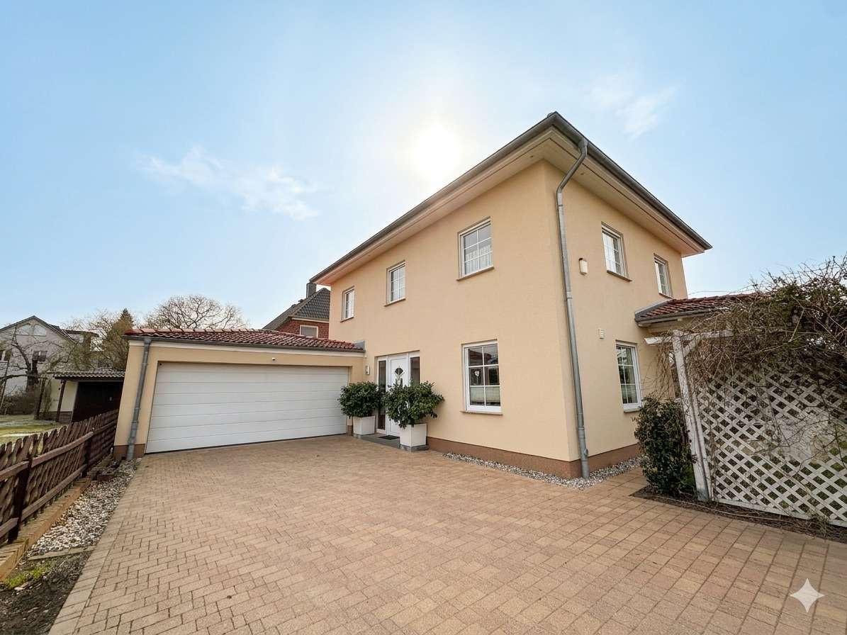 Traumhafte Stadtvilla mit Doppelgarage und A+ Energieeffizienz in familienfreundlicher Lage