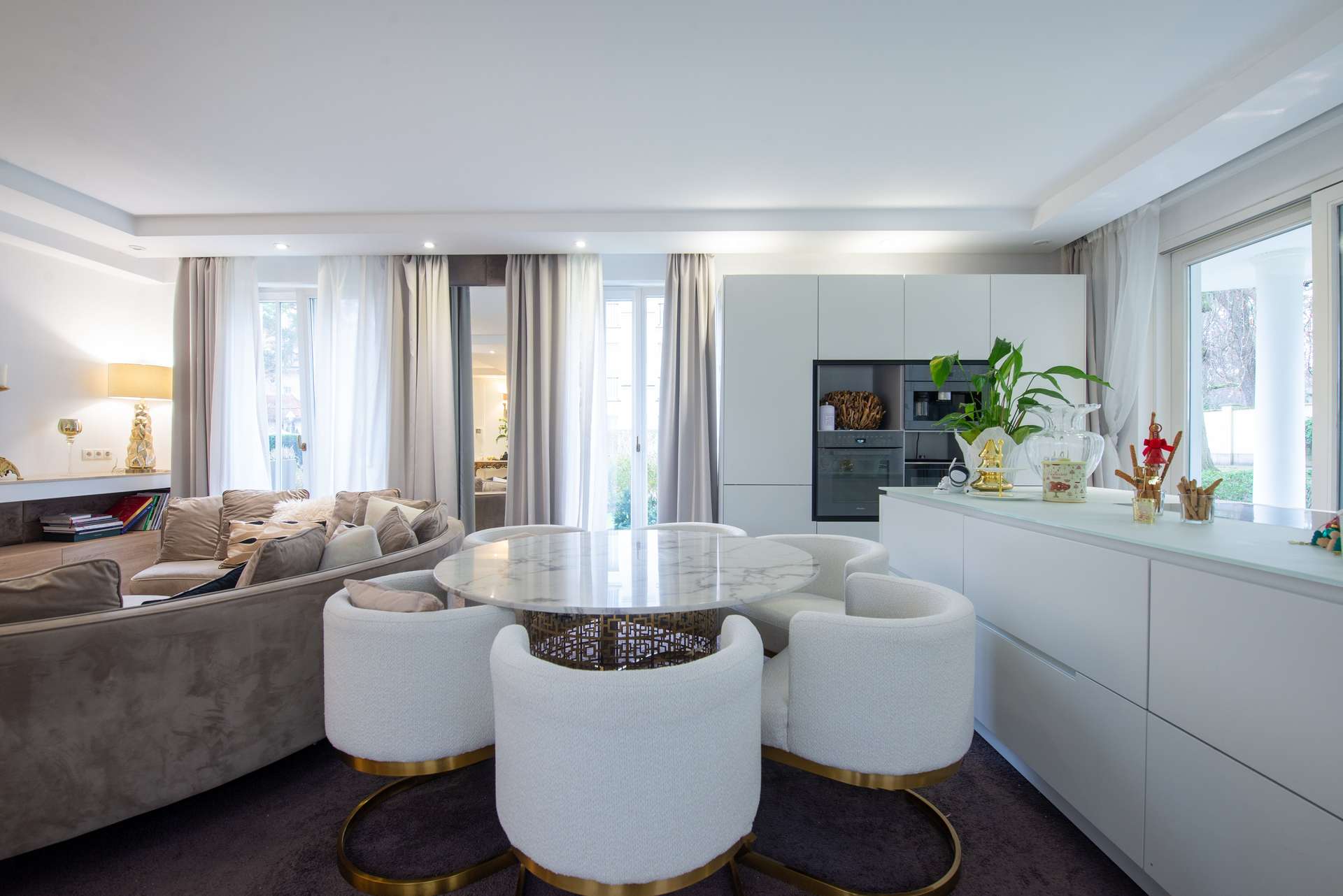 Exklusive Luxusresidenz in erstklassiger Lage mit Tiefgaragenstellplatz – Bild 3