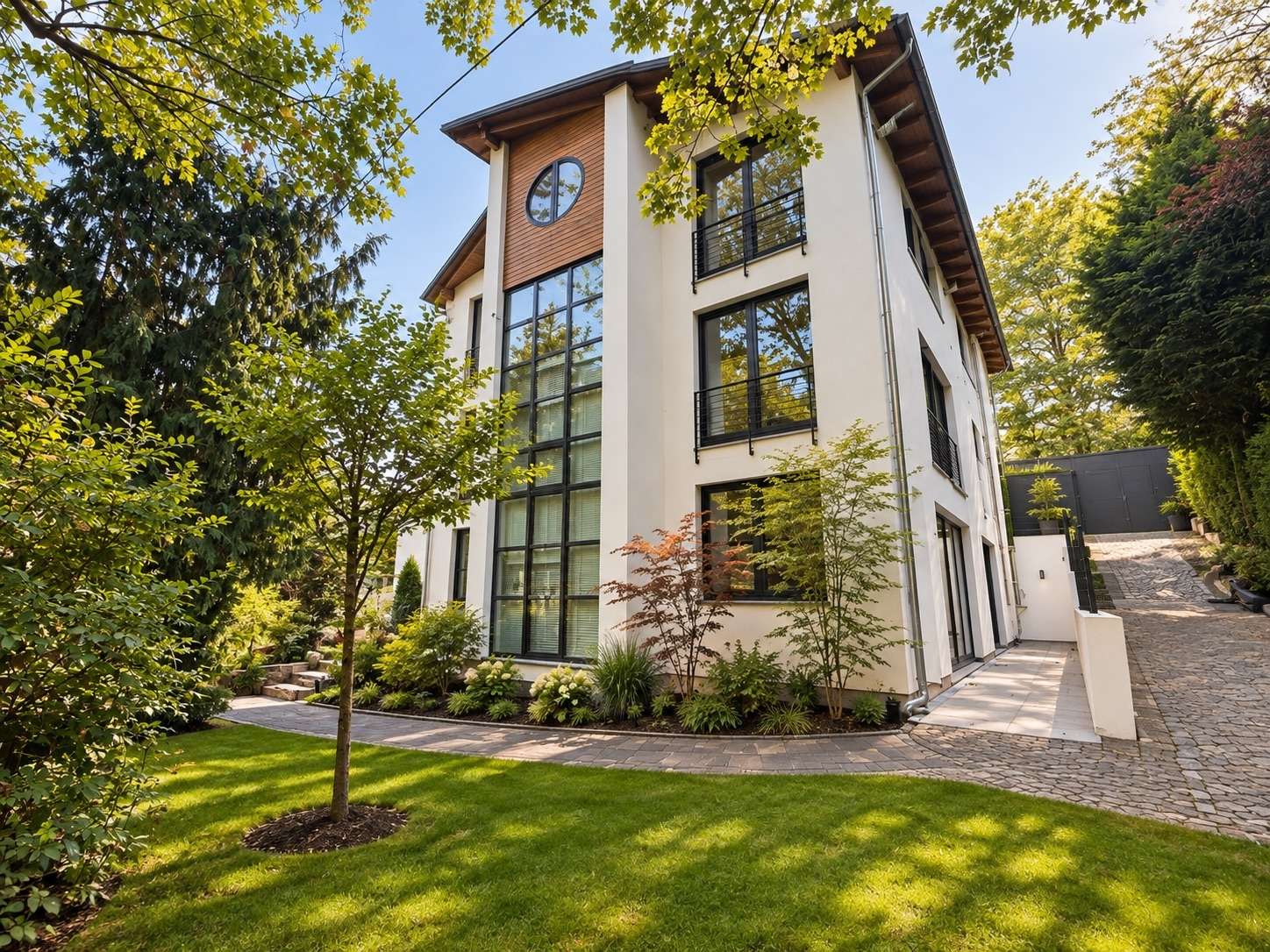 Villa in Topzustand und bester Lage! Luxuriös, modern, 9 Zimmer, Pool, Kamin, Sauna uvm. - Bild 17