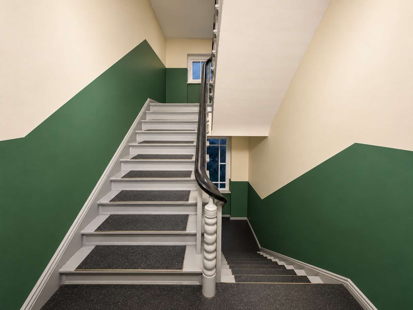 Modernisierte Dachgeschosswohnung, voll möbliert & sofort bezugsfrei! - Bild 8