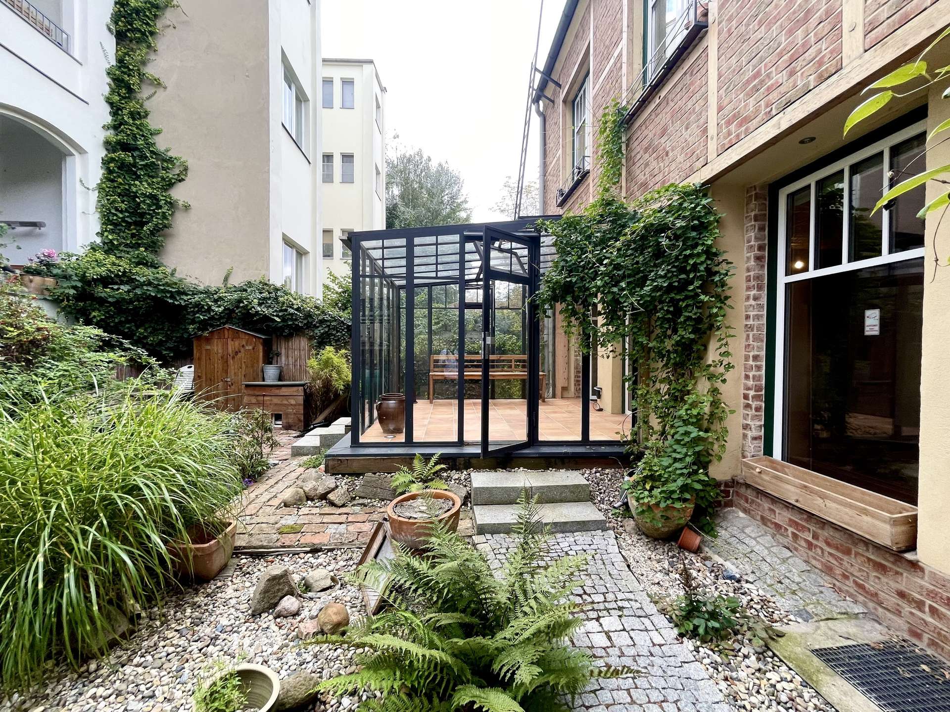 Leerstehende Remise in Berlin-Tiergarten – ca. 160 m² Wohnfläche, Garten, Balkon & Wintergarten - Bild 4