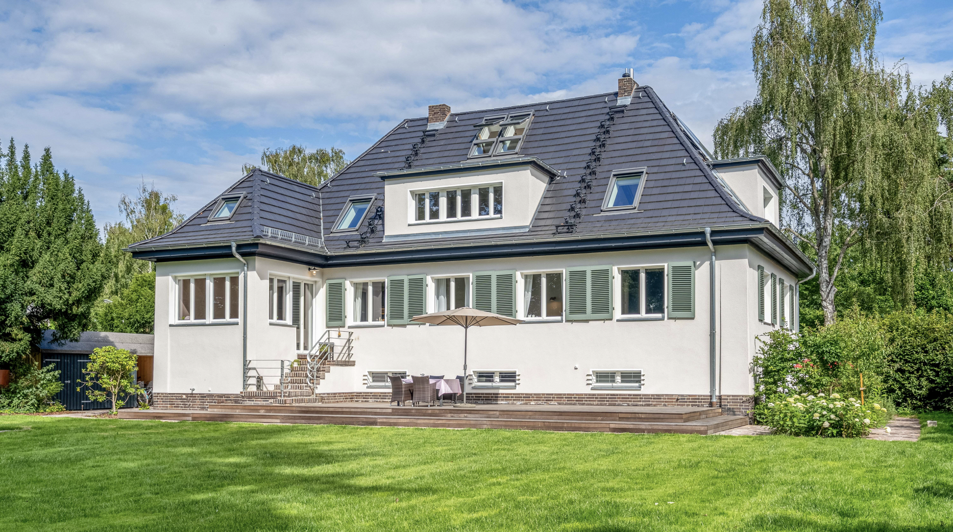 Architektenjuwel in Wassernähe: Einzigartiges Wohnen auf ca. 1.800 m2 Traumgrundstück