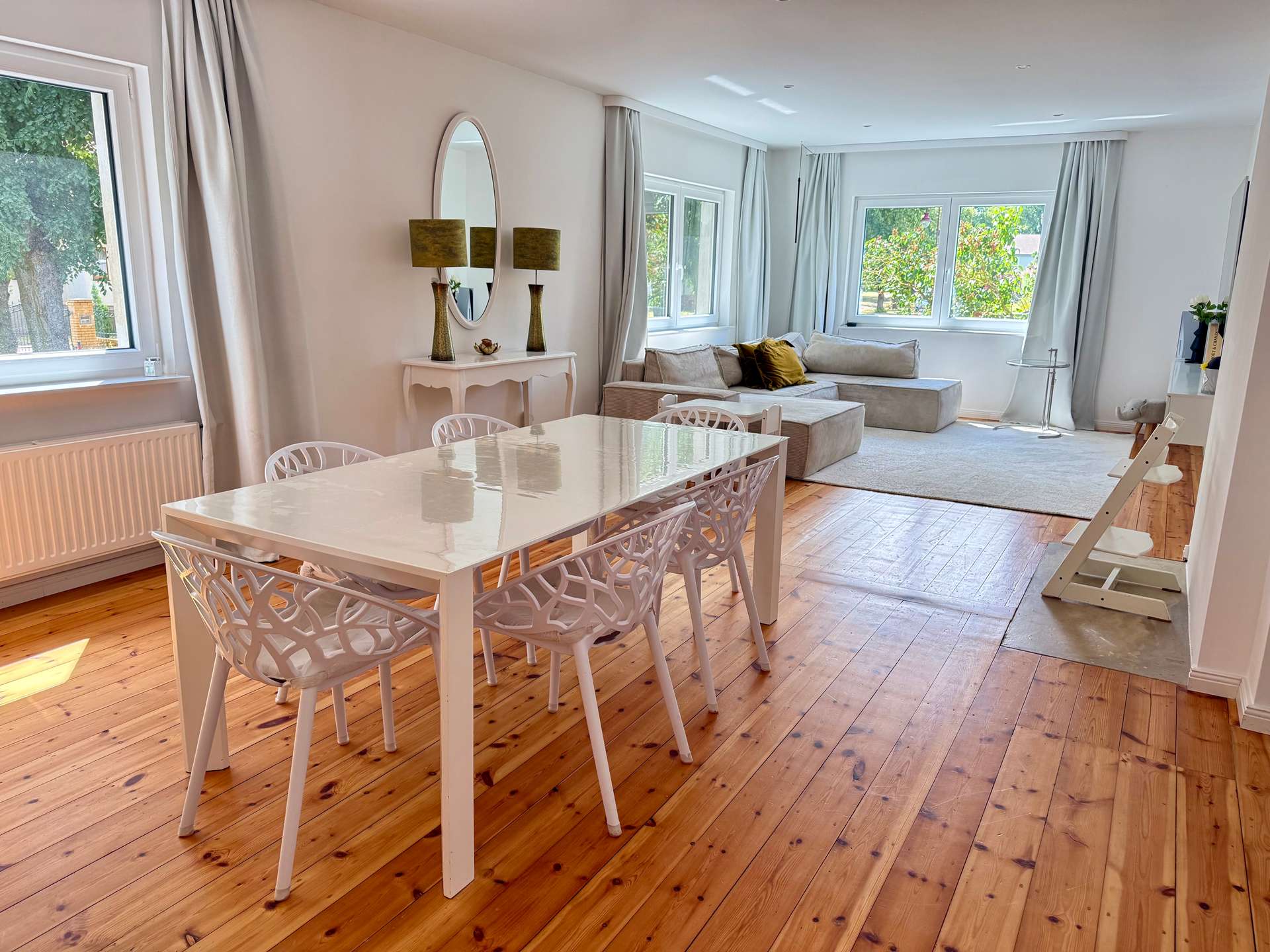 Exklusiv! Modernisiertes Zweifamilienhaus im Kaffeemühlenstil - Bild 2