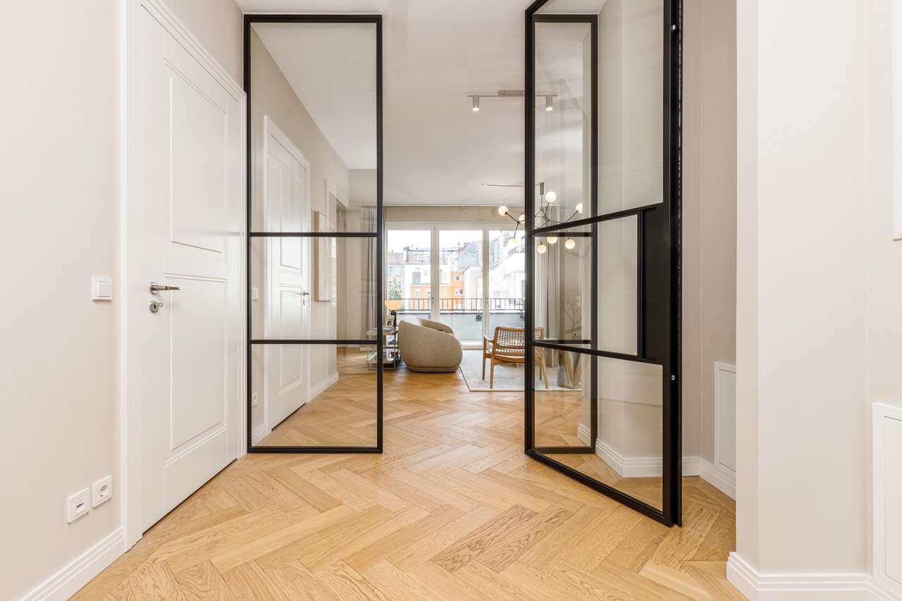 Exklusive 4-Zimmer-Wohnung mit hochwertiger Möblierung - Bild 2